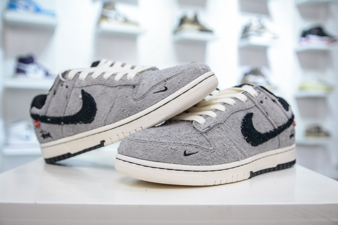 Nike SB Dunk Low x Stussy 斯图西联名-翻毛灰黑钩 MM1089-027