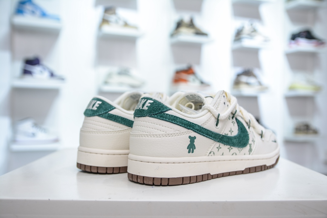 Nike SB Dunk Low x Louis Vuitton x Bearbrick 三方联名 LV 暴力熊 米绿小钩绑带 SJ2068-292