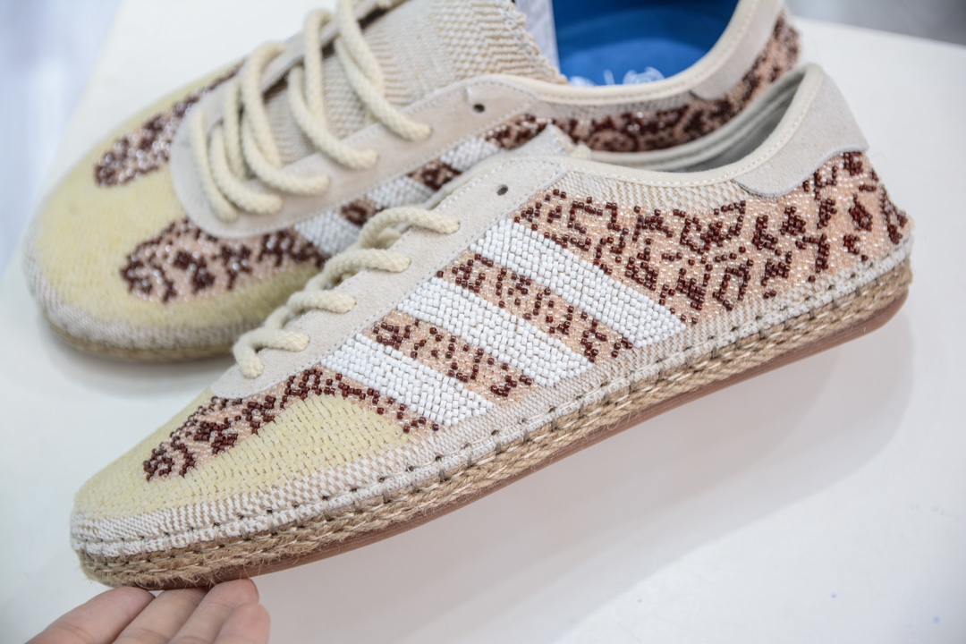 adidas Originals Gazelle x CLOT ”HALO IVORY” 黄棕 三叶草休闲防滑耐磨低帮板鞋  IH3642