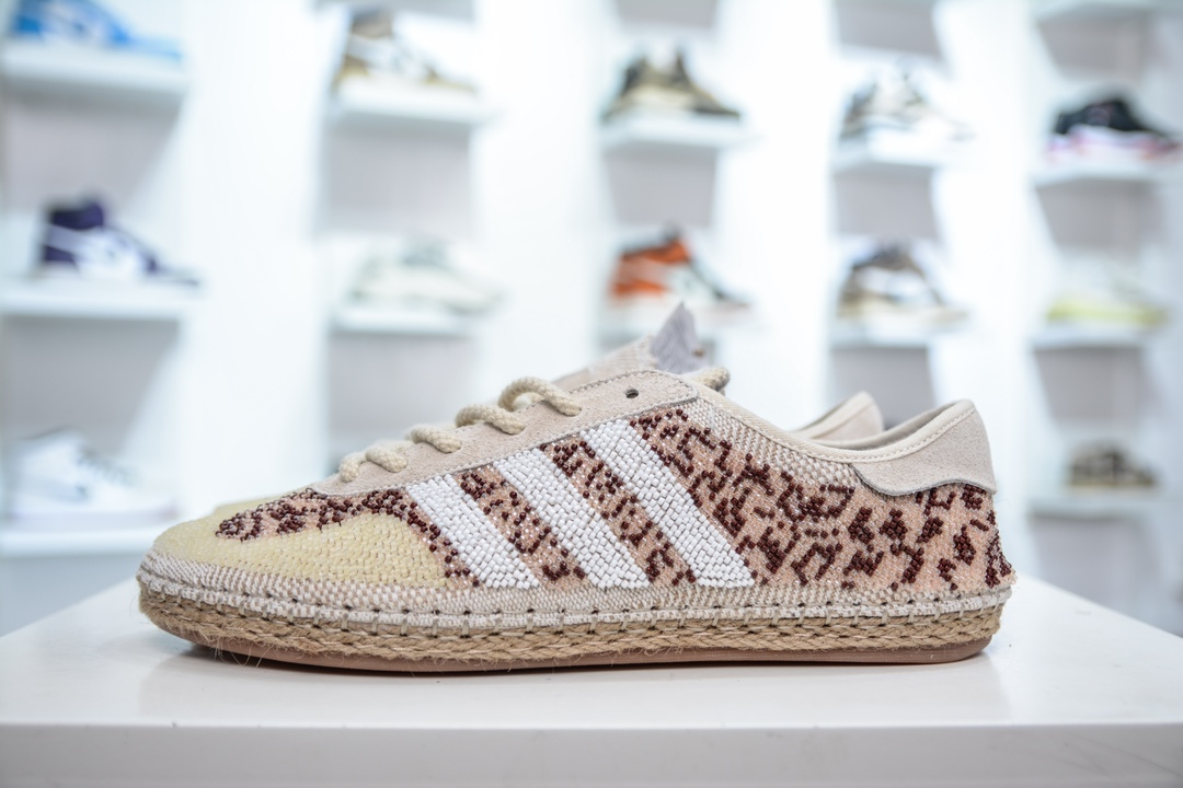 adidas Originals Gazelle x CLOT ”HALO IVORY” 黄棕 三叶草休闲防滑耐磨低帮板鞋  IH3642