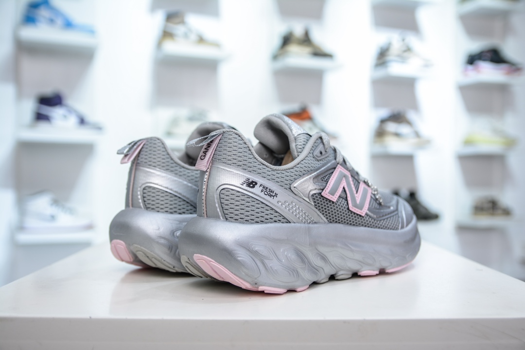 New Balance NB Fresh Foam Evoz舒适耐磨低帮跑步鞋   UTRNGA