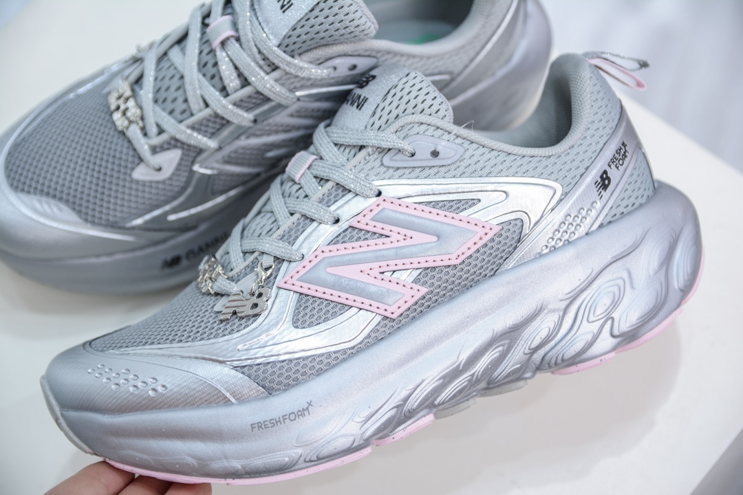 New Balance NB Fresh Foam Evoz舒适耐磨低帮跑步鞋   UTRNGA