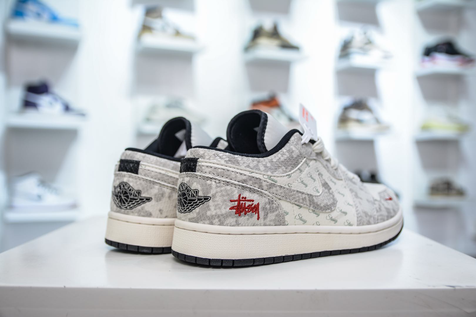 Air Jordan 1 Retro Low x Stussy 斯图西联名-灰蛇纹  FC1688-200