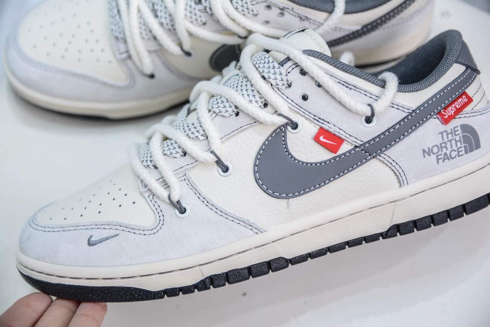 Nike SB Dunk Low x The North Face CDG北面联名-白灰绑带  YX5066-230