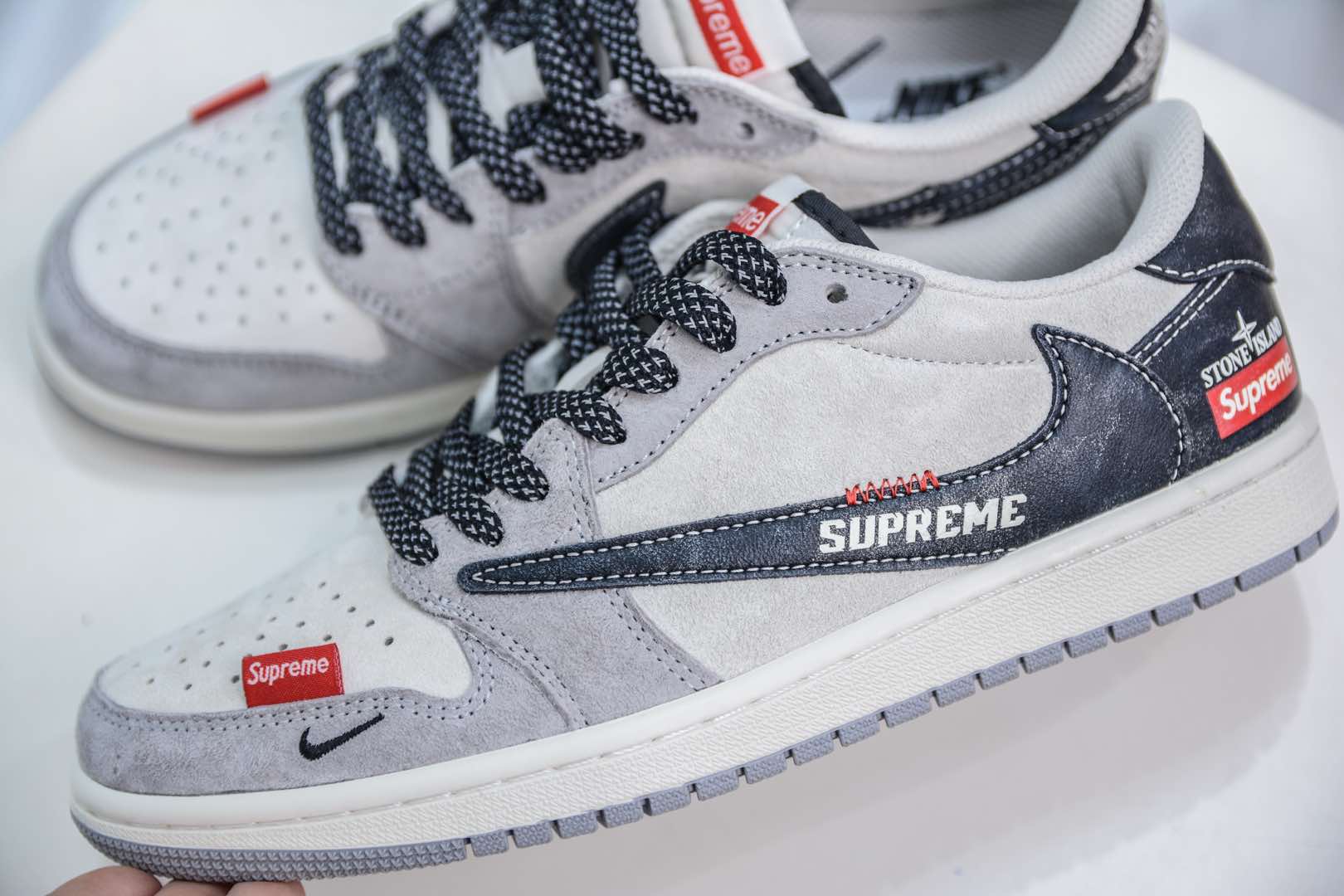 TS x Air Jordan AJ1 Low x Supreme X 低帮联名石头岛 米灰黑 DM7866-050