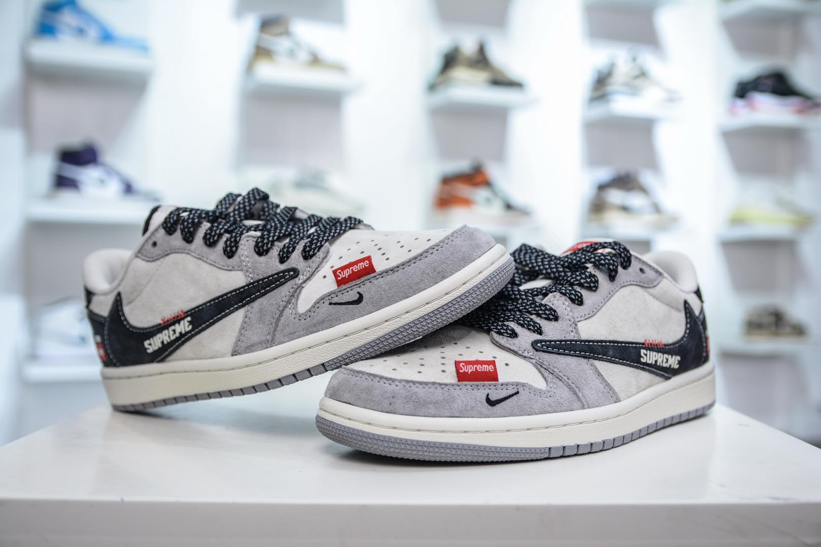 TS x Air Jordan AJ1 Low x Supreme X 低帮联名石头岛 米灰黑 DM7866-050