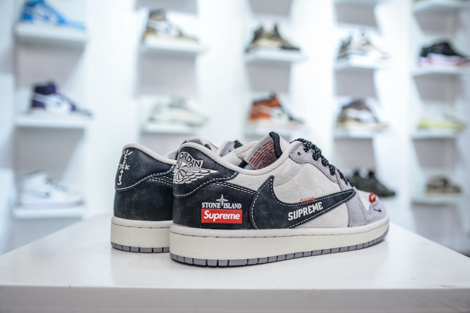 TS x Air Jordan AJ1 Low x Supreme X 低帮联名石头岛 米灰黑 DM7866-050