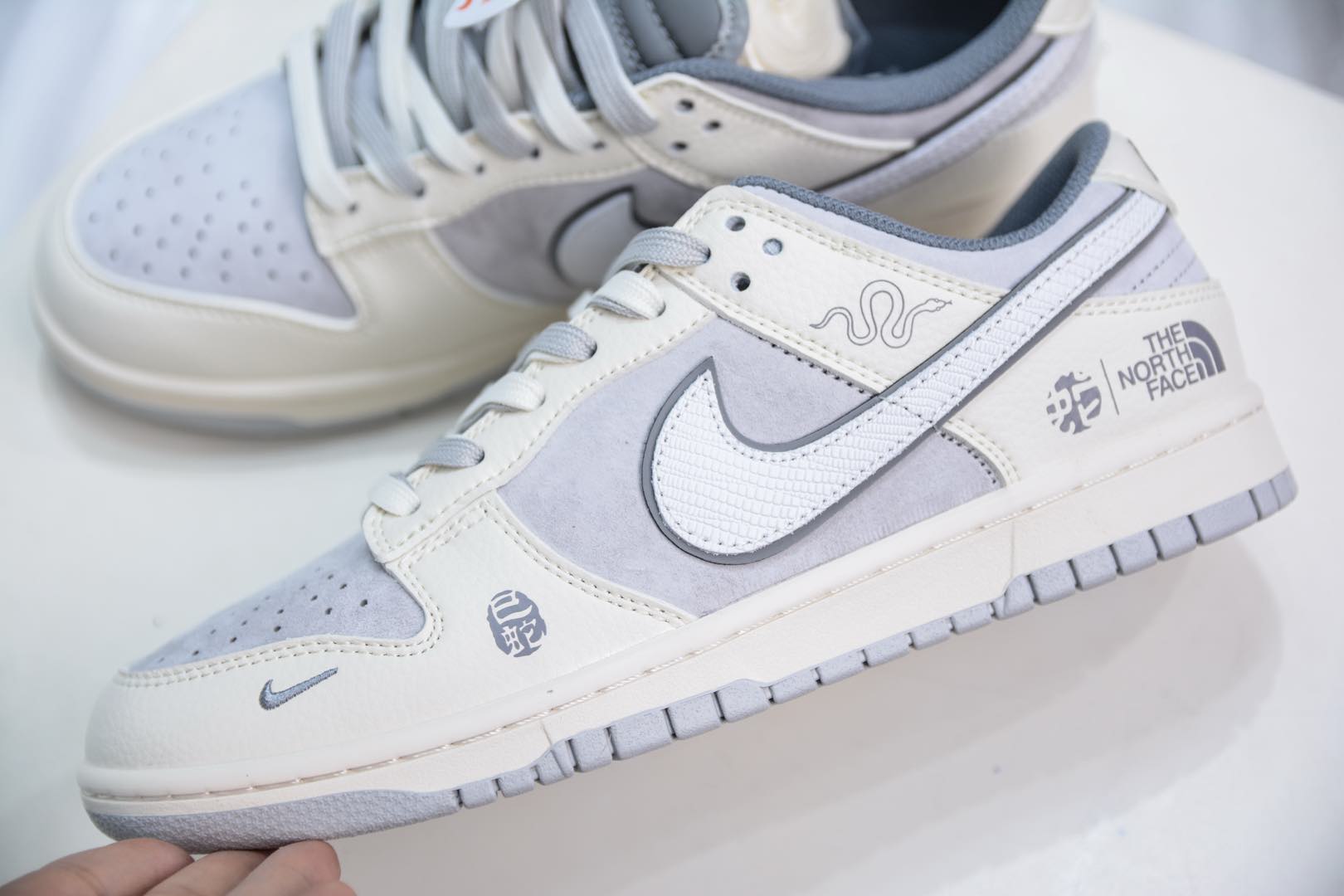 The North Face x Nike Dunk Low 北面联名-米灰灰勾   DM6868-007