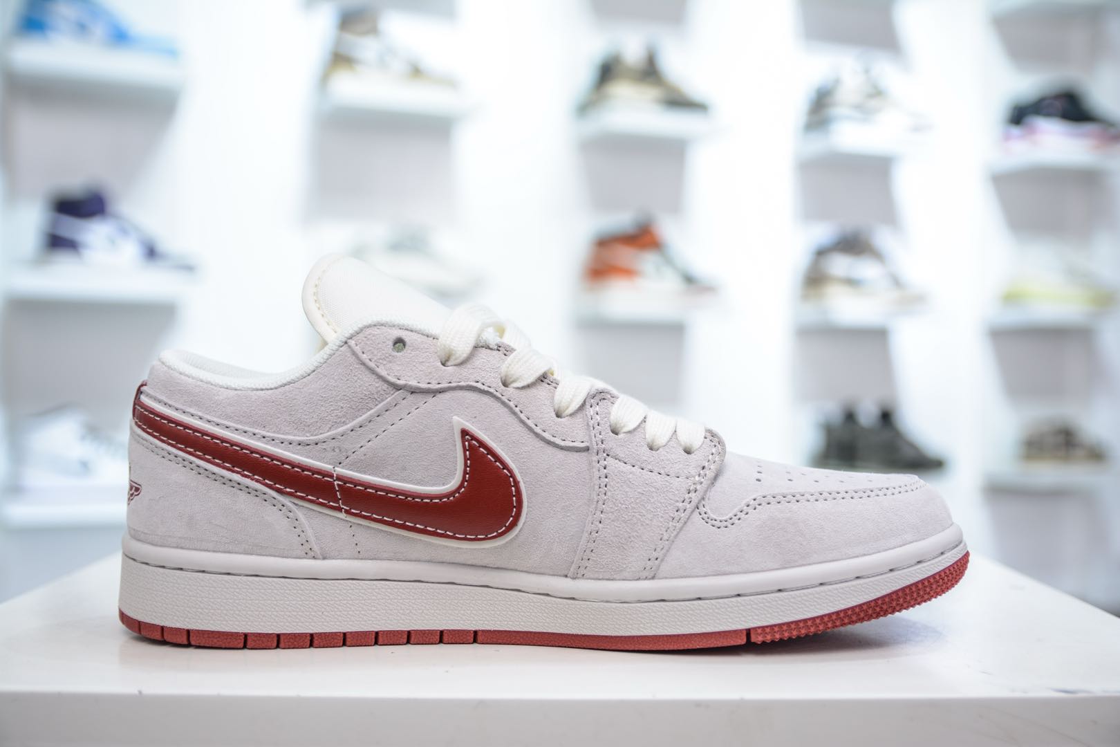 Air Jordan 1 Low 蛇年限定 灰红麂皮  XX3318-513