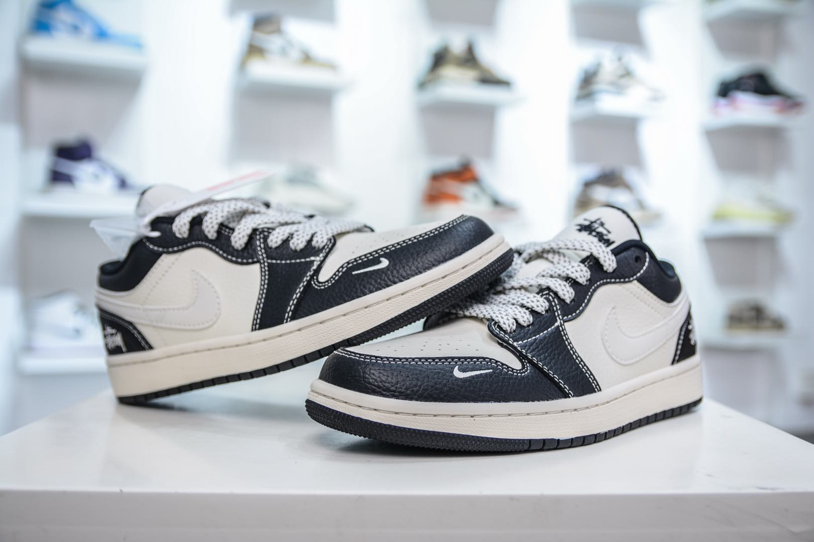 Air Jordan 1 Retro Low x Stussy 斯图西联名-黑白  XX3318-507