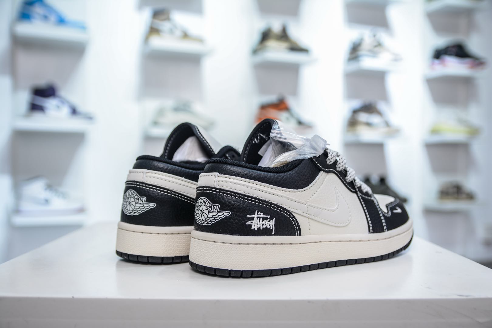 Air Jordan 1 Retro Low x Stussy 斯图西联名-黑白  XX3318-507