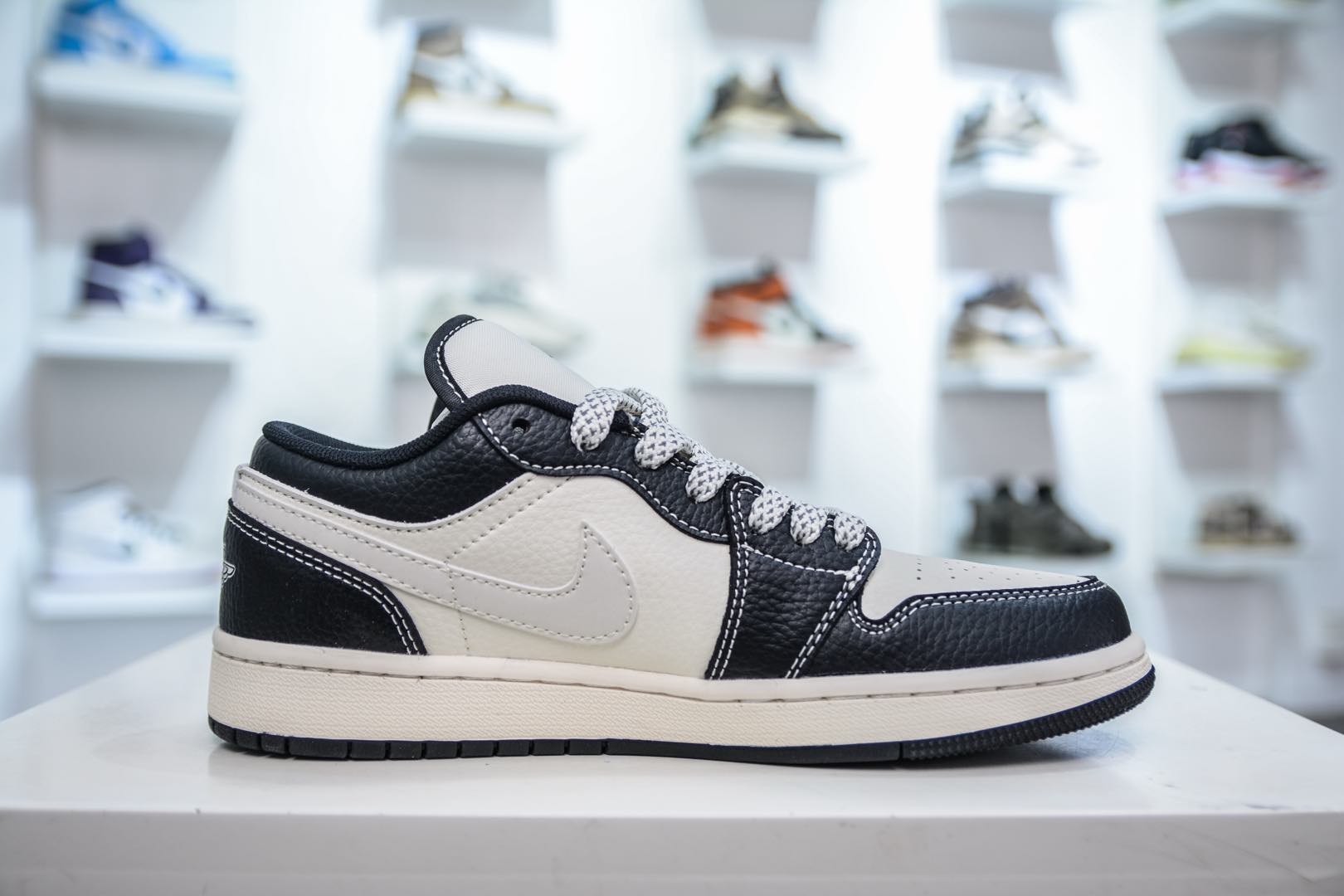 Air Jordan 1 Retro Low x Stussy 斯图西联名-黑白  XX3318-507