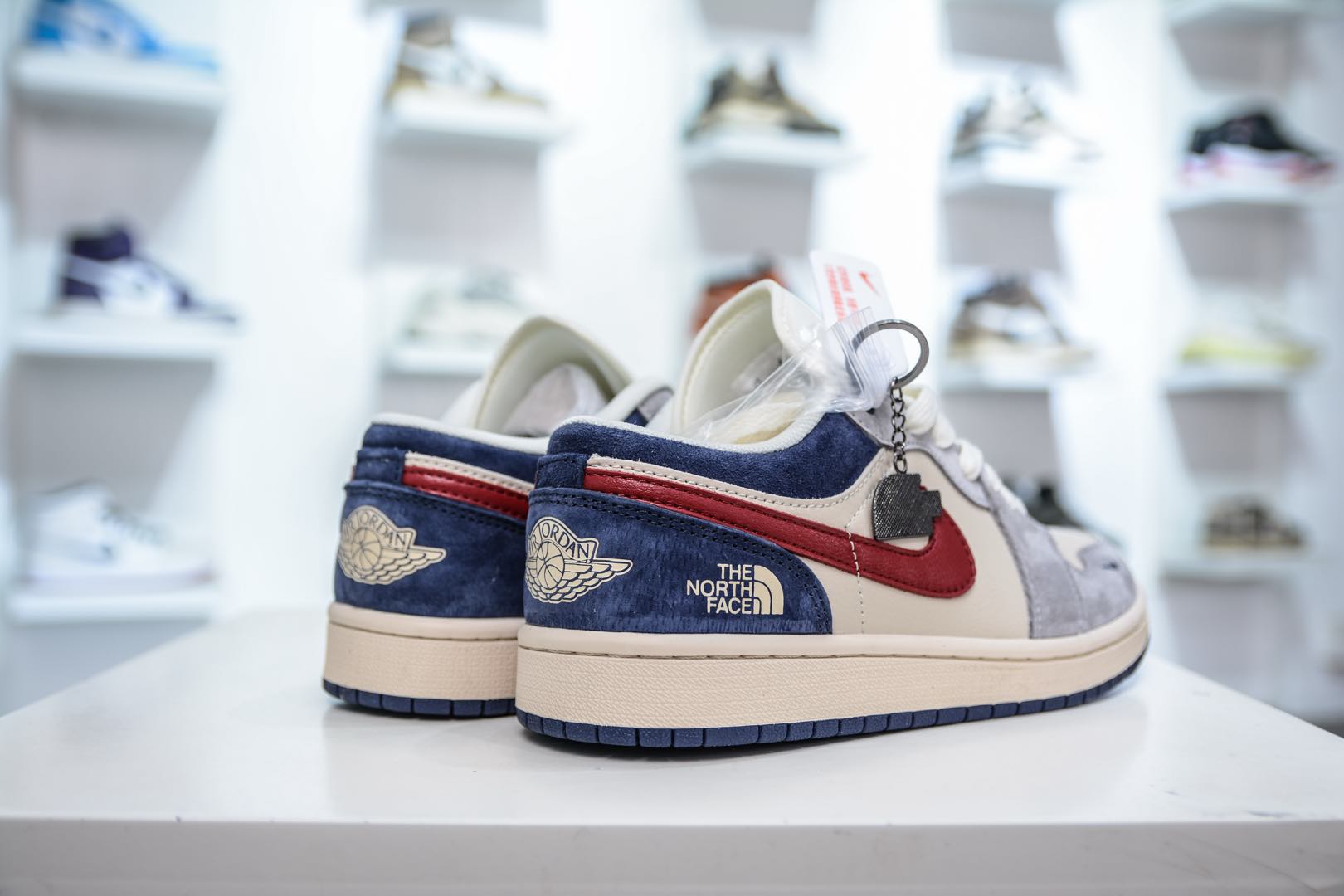 Air Jordan 1 Retro Low x The North Face 北面联名-灰蓝红勾 DM9188-012