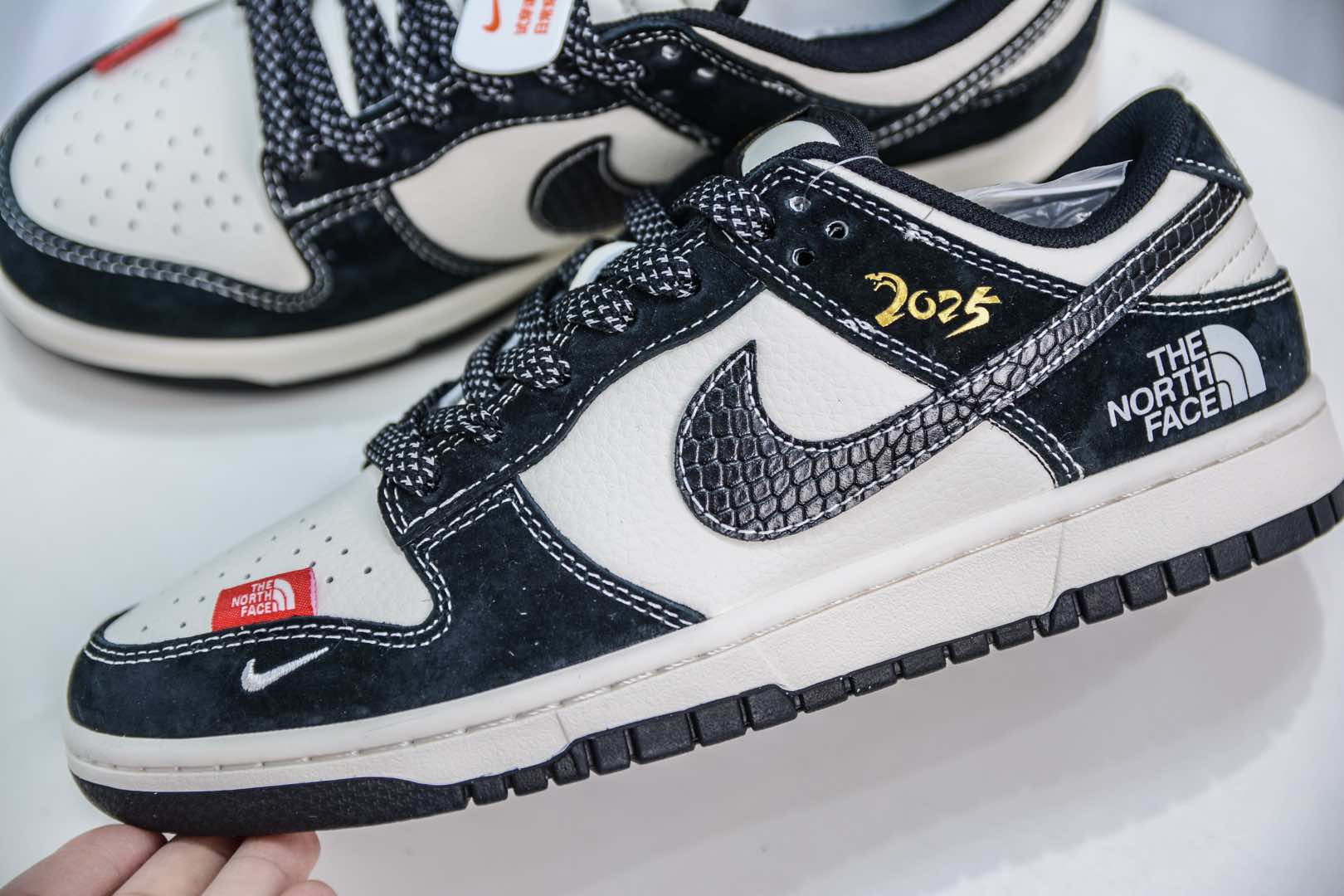 Nike SB Dunk Low x The North Face 北面联名-蛇年限定黑白   FC1688-210