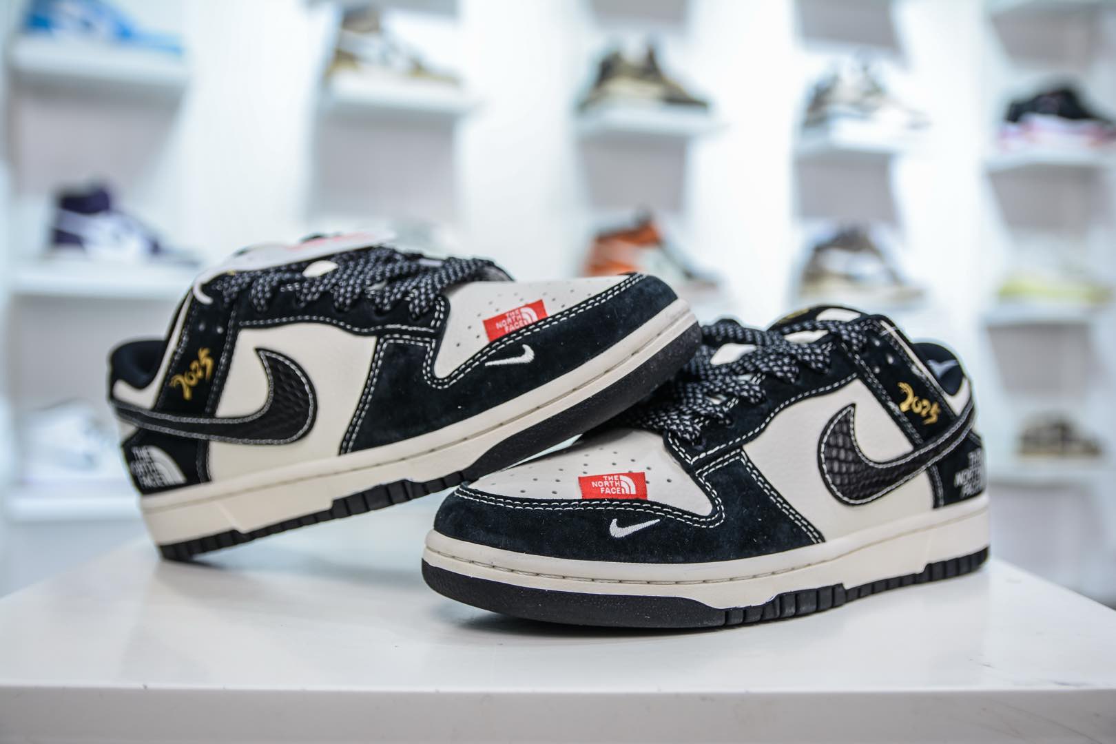 Nike SB Dunk Low x The North Face 北面联名-蛇年限定黑白   FC1688-210