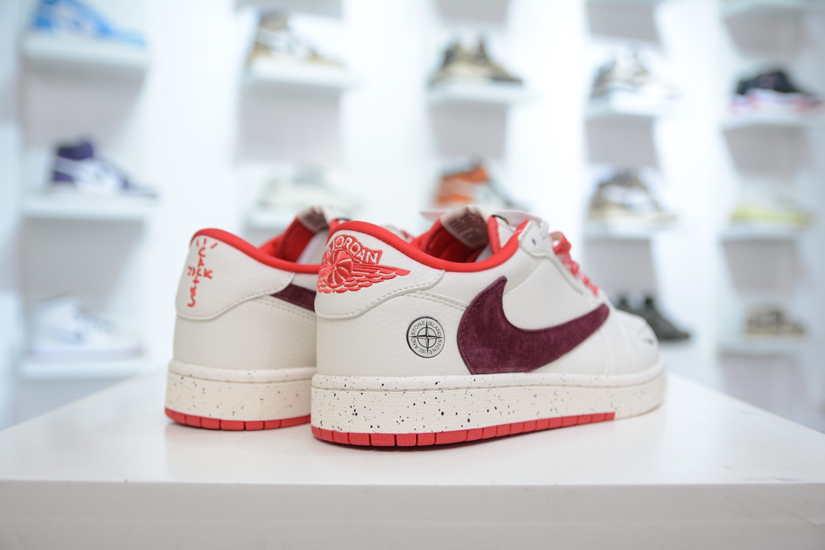 TS x Air Jordan AJ1 Low x Stone Island 倒钩低帮联名石头岛定制配色 白石榴红   CF3688-077