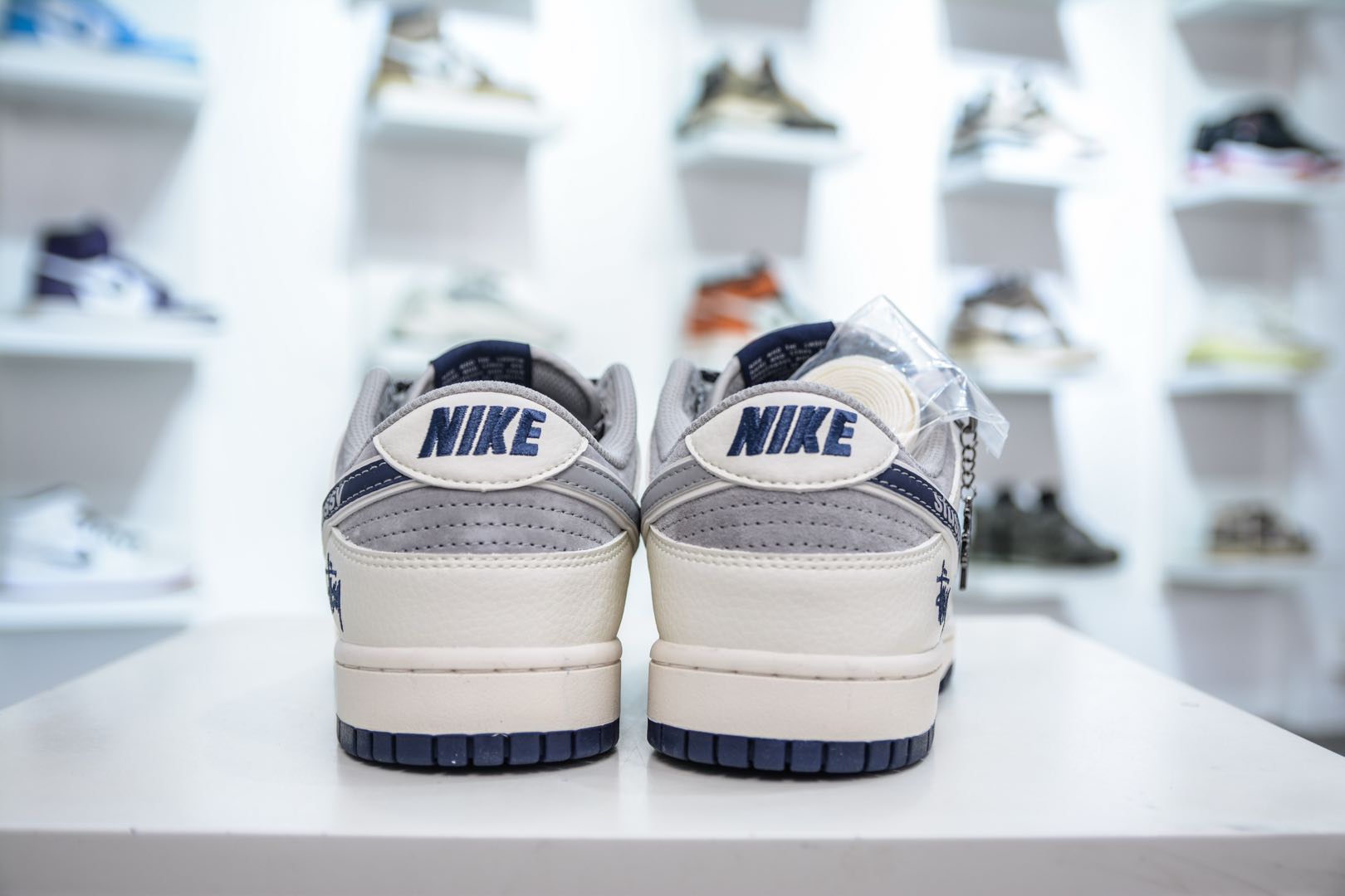 Nike SB Dunk Low x The North Face 北面联名-米灰印花灰勾  DM6868-009