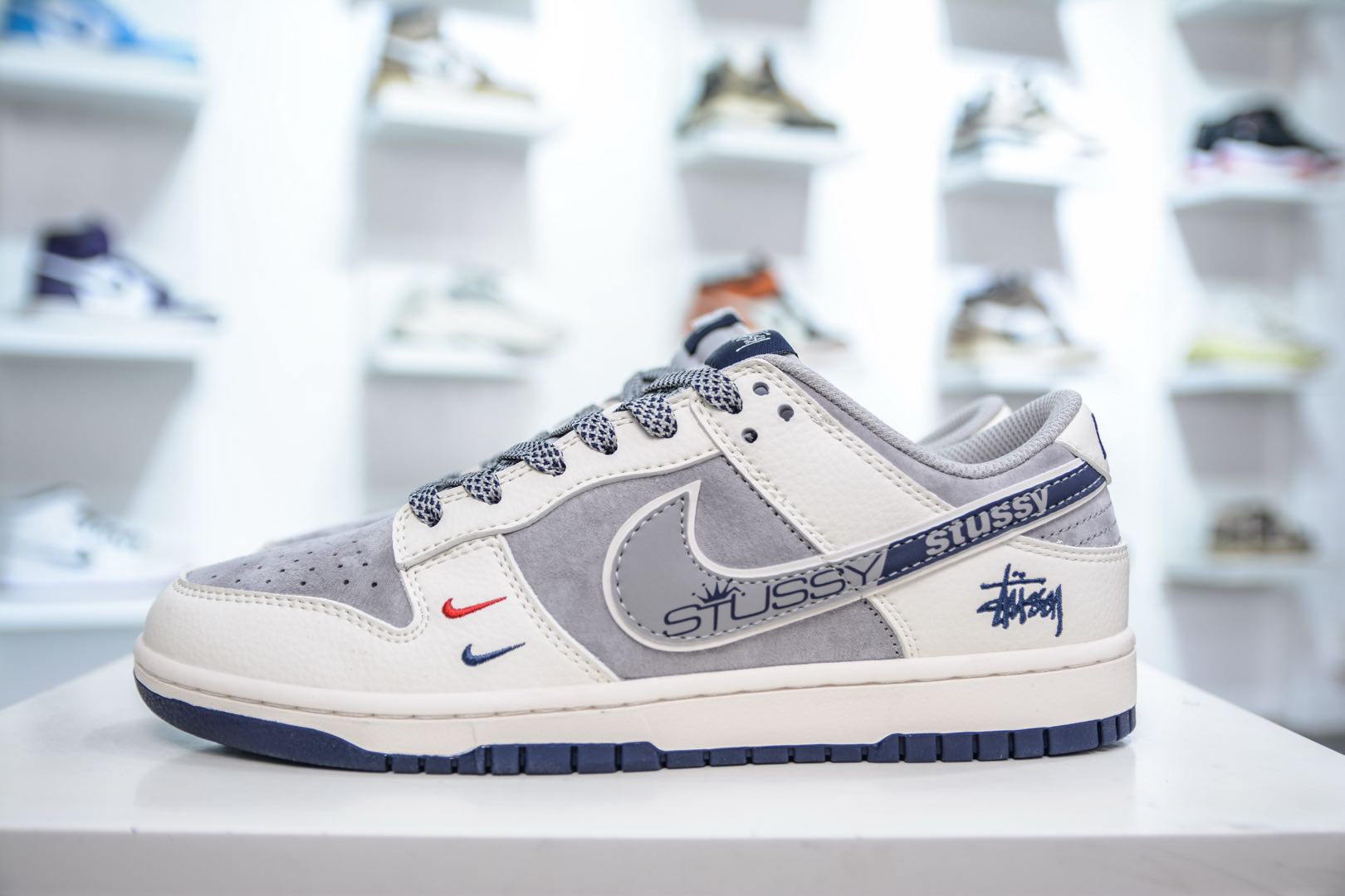 Nike SB Dunk Low x The North Face 北面联名-米灰印花灰勾  DM6868-009