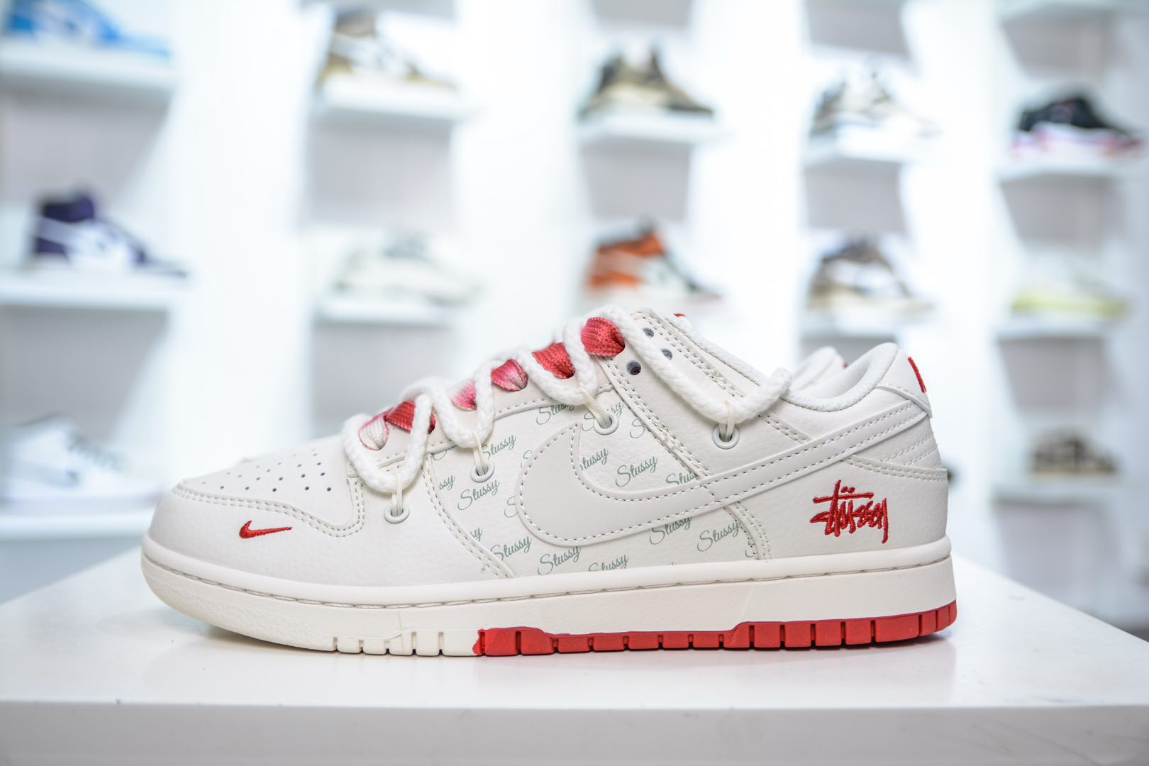 Nike SB Dunk Low X Stussy 斯图西联名-白红绑带  SJ2068-259