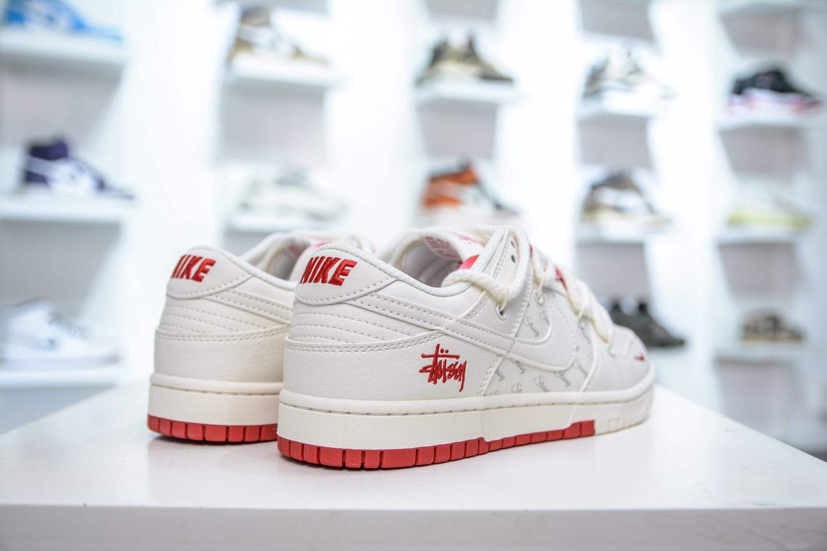 Nike SB Dunk Low X Stussy 斯图西联名-白红绑带  SJ2068-259