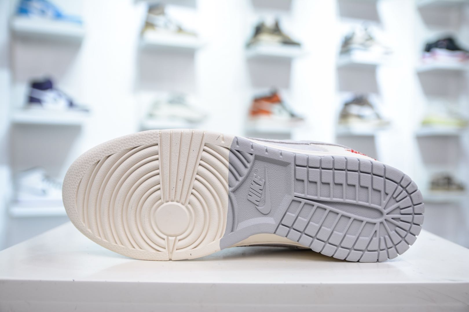 Nike SB Dunk Low x Stussy 斯图西联名-米灰红 FC1688-206