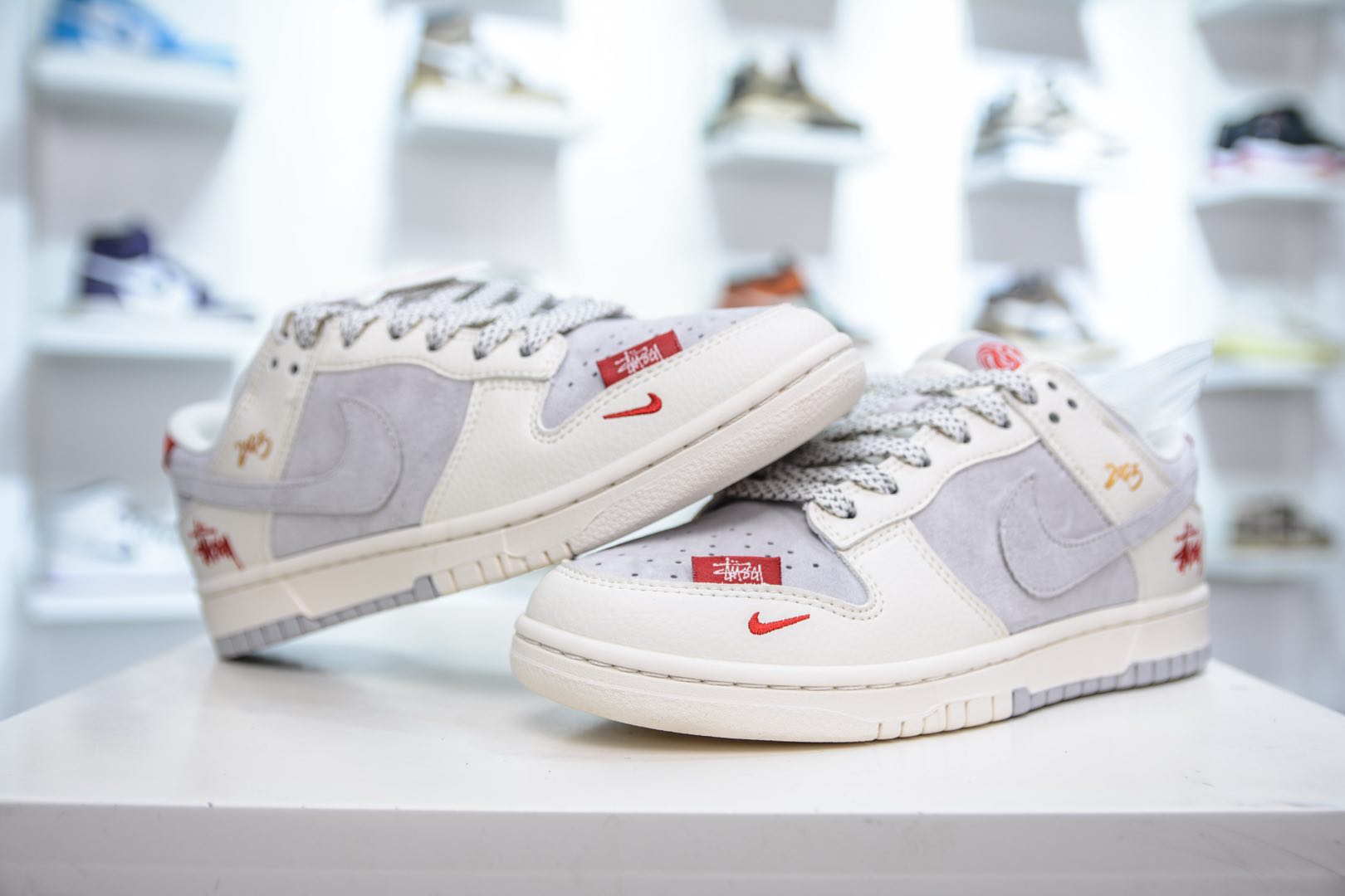 Nike SB Dunk Low x Stussy 斯图西联名-米灰红 FC1688-206
