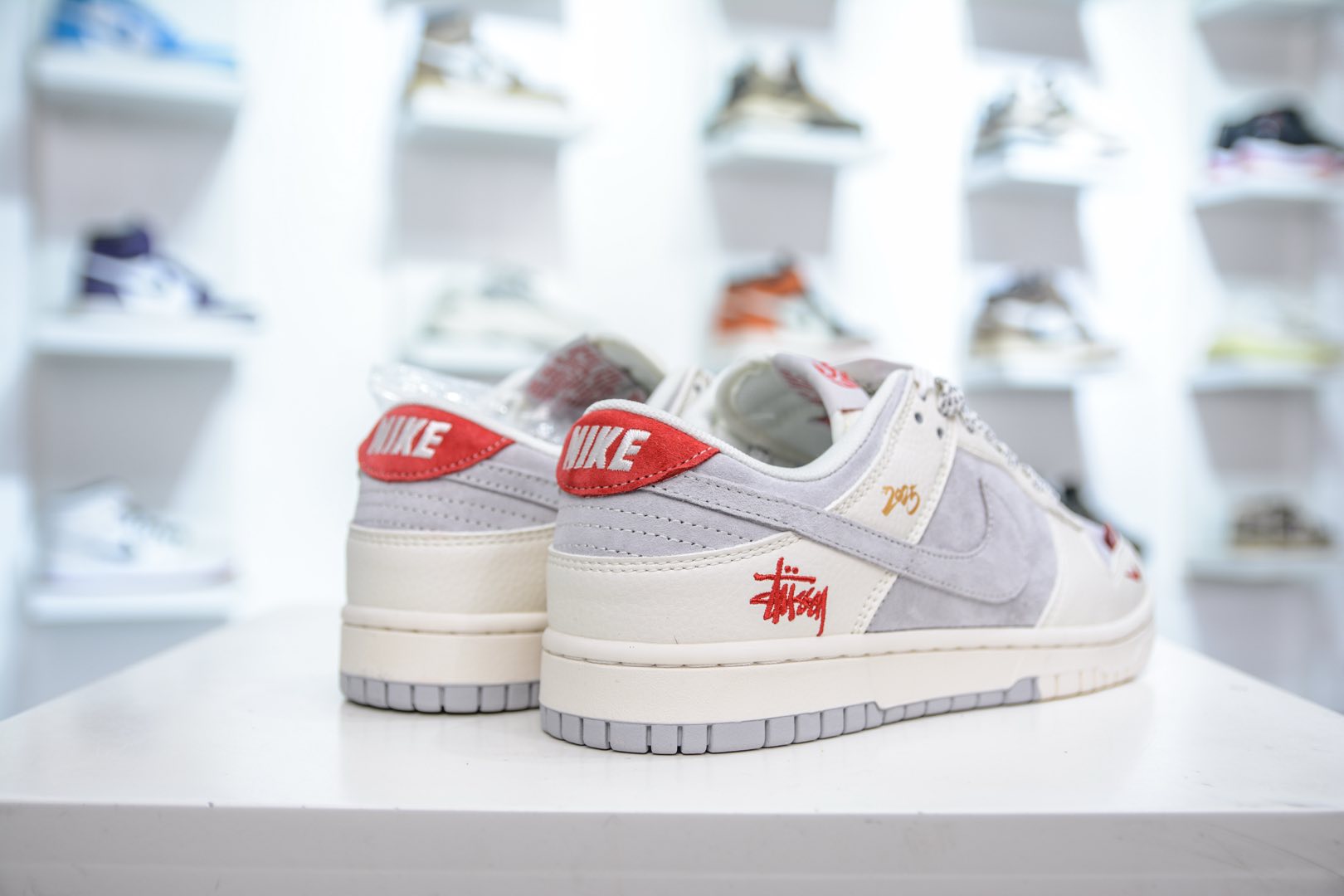 Nike SB Dunk Low x Stussy 斯图西联名-米灰红 FC1688-206