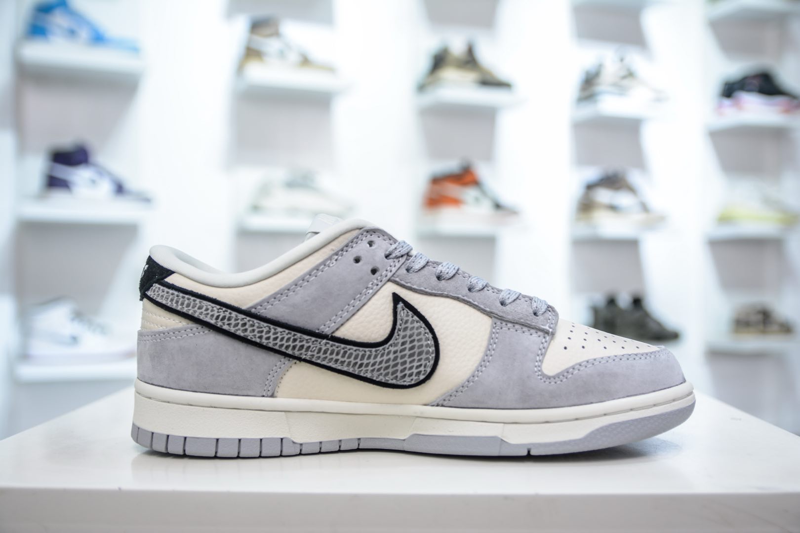 Nike SB Dunk Low x The North Face 北面联名-米白灰蛇鳞勾  KK1333-019