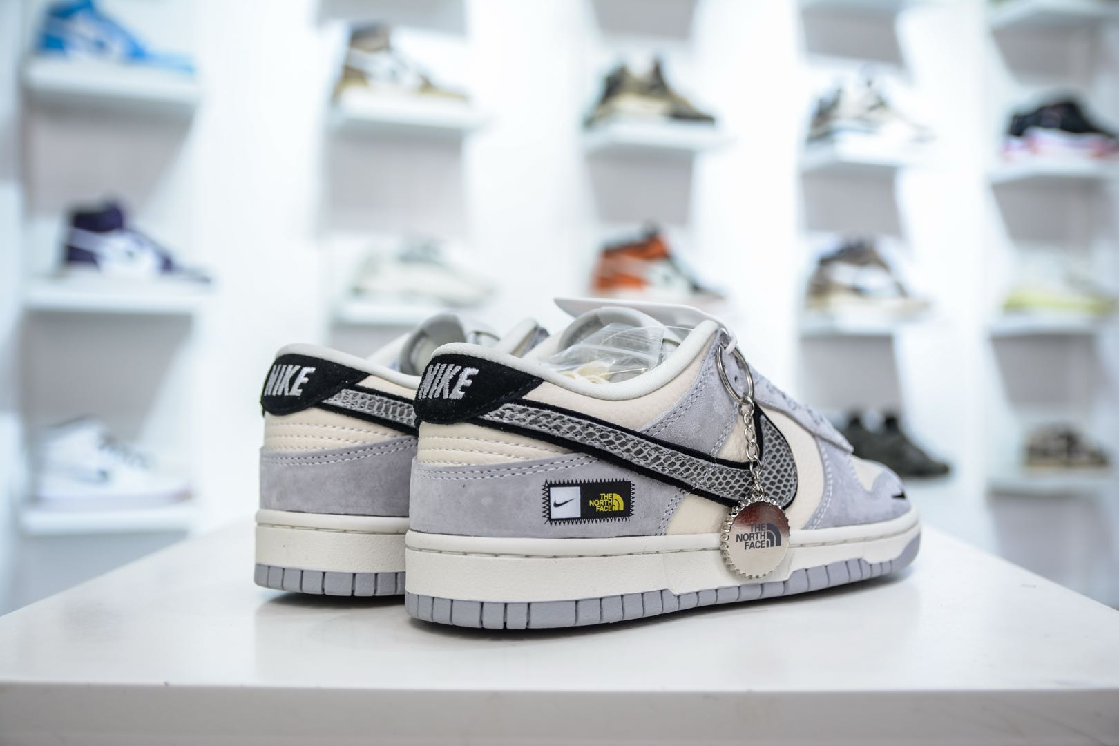 Nike SB Dunk Low x The North Face 北面联名-米白灰蛇鳞勾  KK1333-019