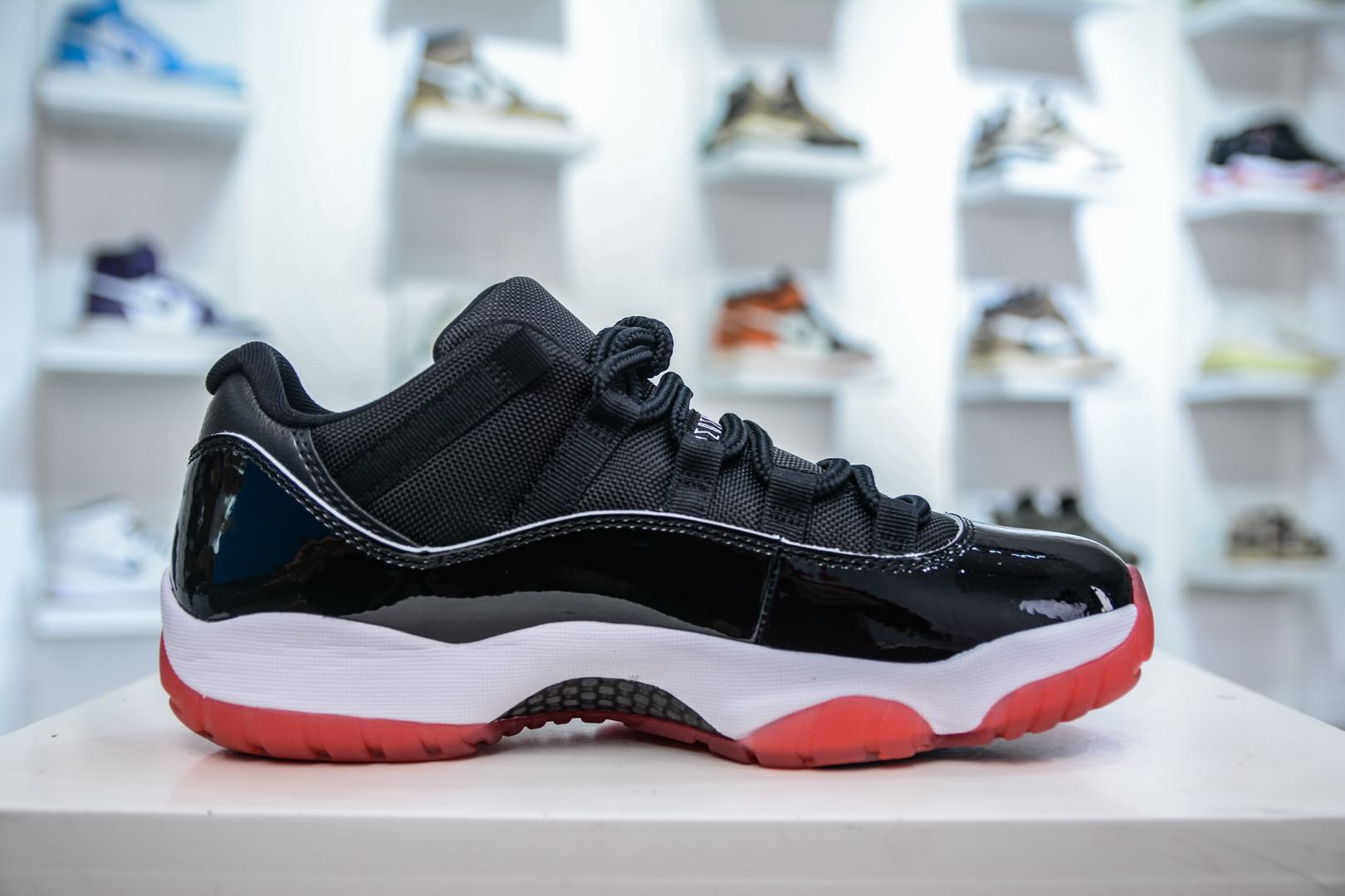 Nike Air Jordan 11 Retro Low”Bred”AJ11代 漆皮黑红公牛 低帮运动文化篮球鞋  FV5104-104