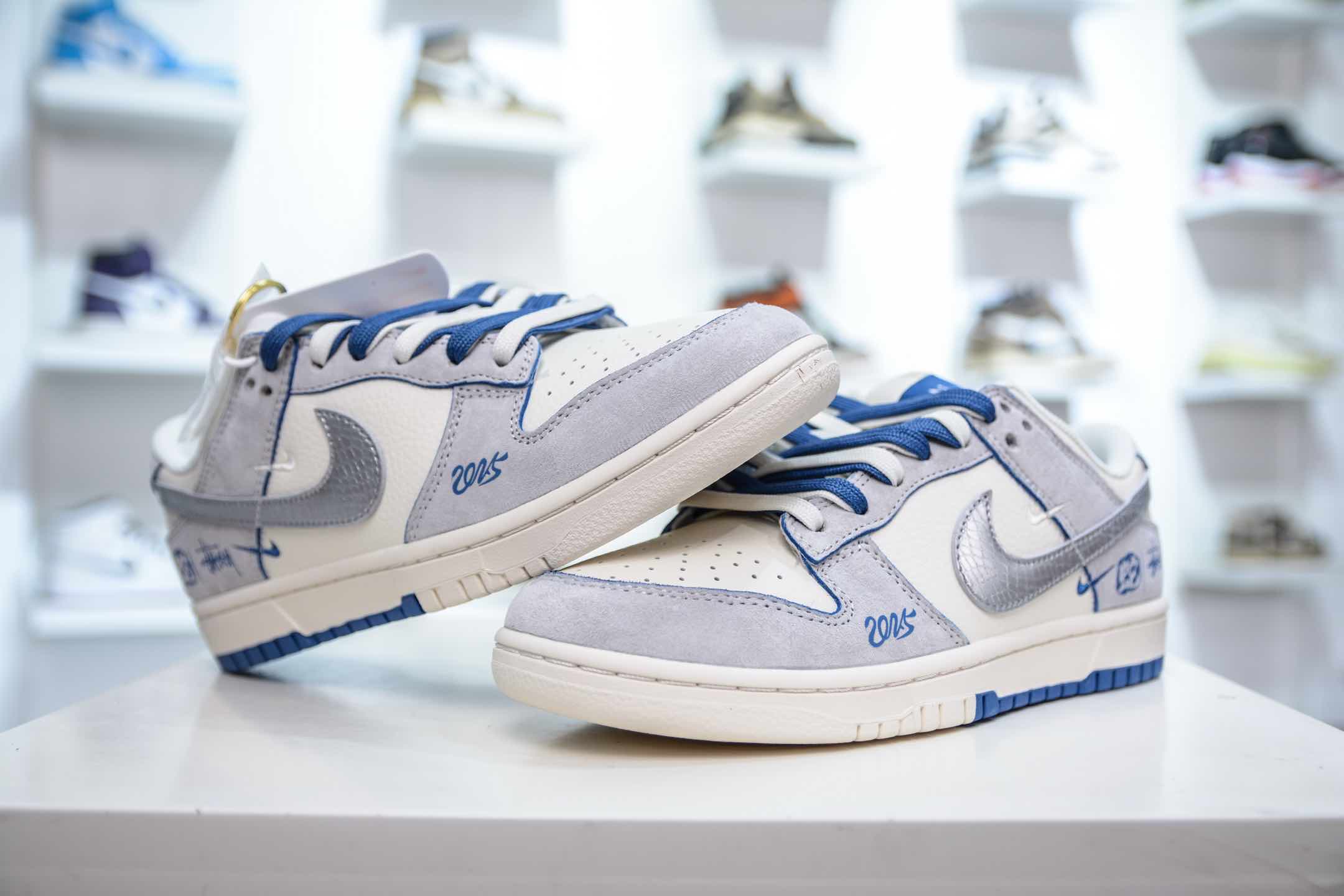 Nike SB Dunk Low x Stussy 斯图西蛇年限定-白灰蓝  DM6868-010