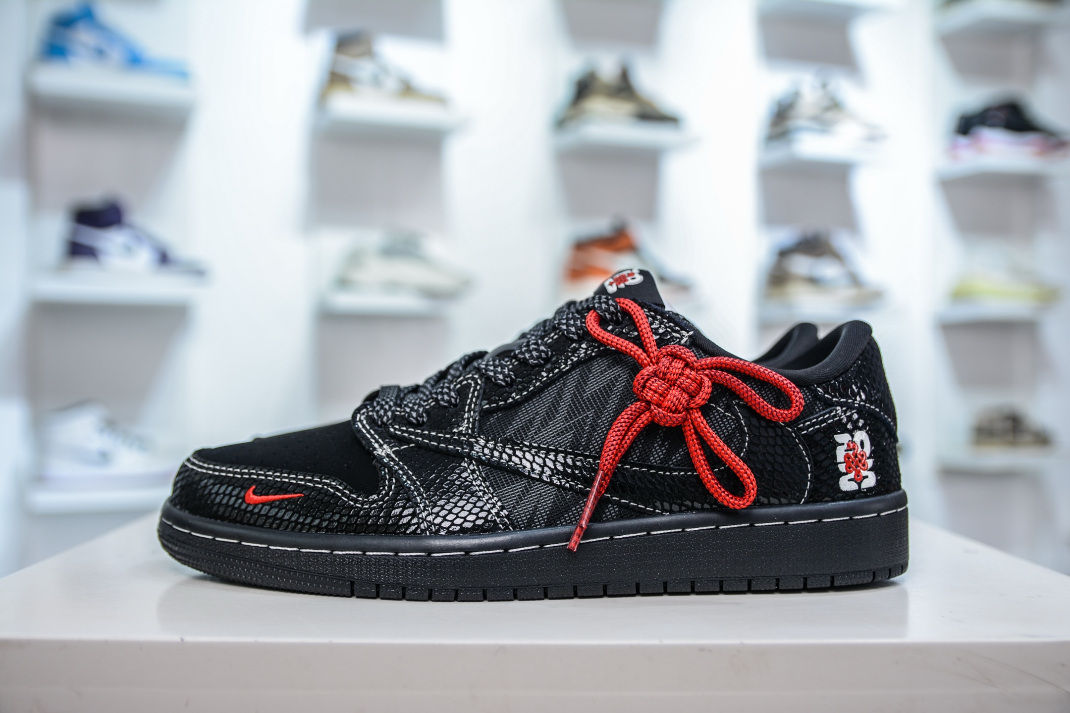 TS x Air Jordan AJ1 Low 倒钩低帮蛇年限定-黑网蛇纹  CH6336-018