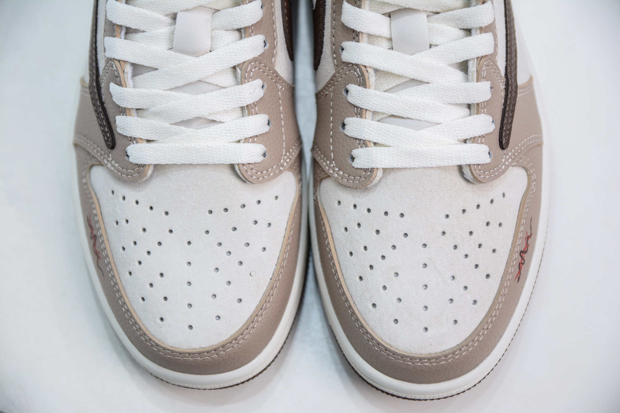TS x Air Jordan AJ1 Low x DIOR 倒钩低帮迪奥联名蛇年限定-棕蛇纹 DM7866-074