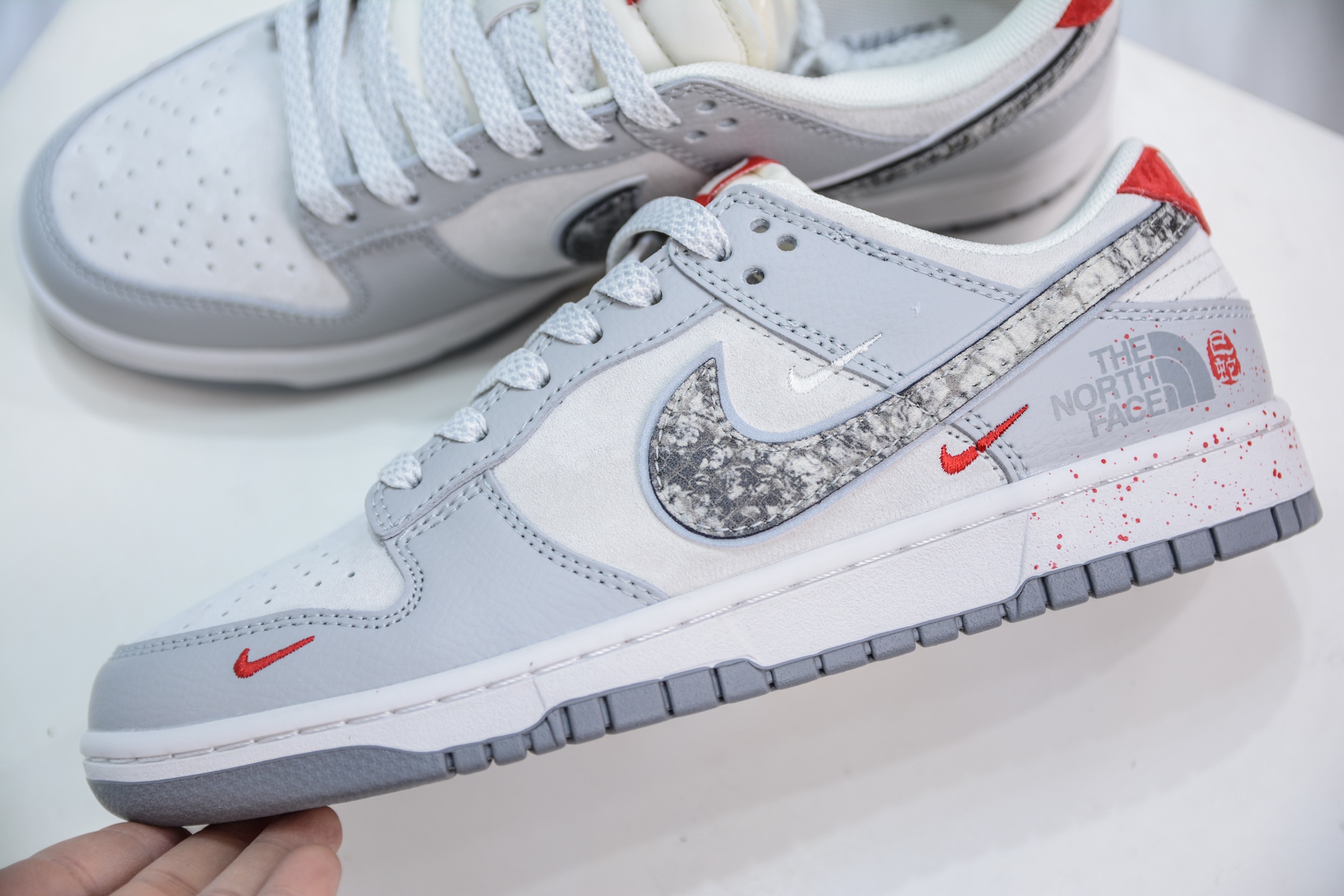 Nike SB Dunk Low x The North Face 蛇年限定 北面联名-猪八蛇鳞勾   DM6868-038