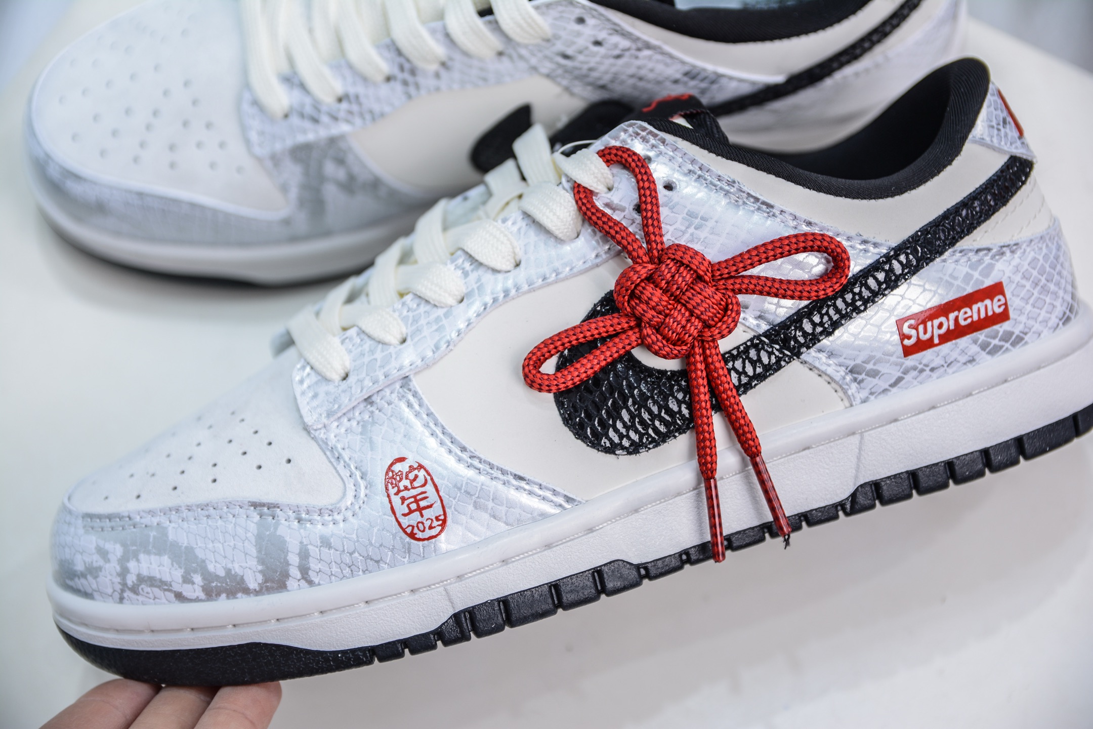 Supreme x Nike Dunk Low 蛇年限定 SUP联名-白蛇  AG3702-852