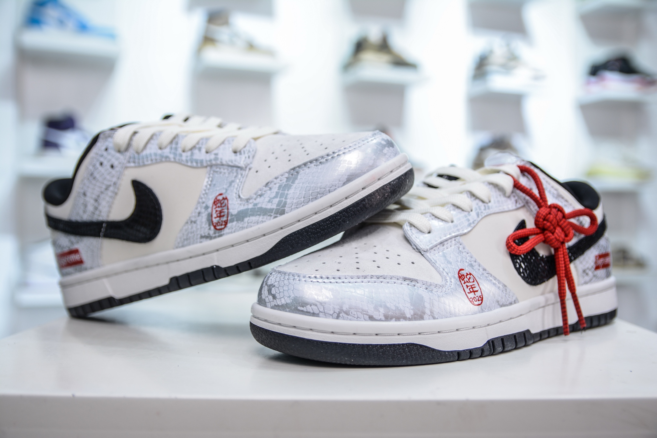 Supreme x Nike Dunk Low 蛇年限定 SUP联名-白蛇  AG3702-852