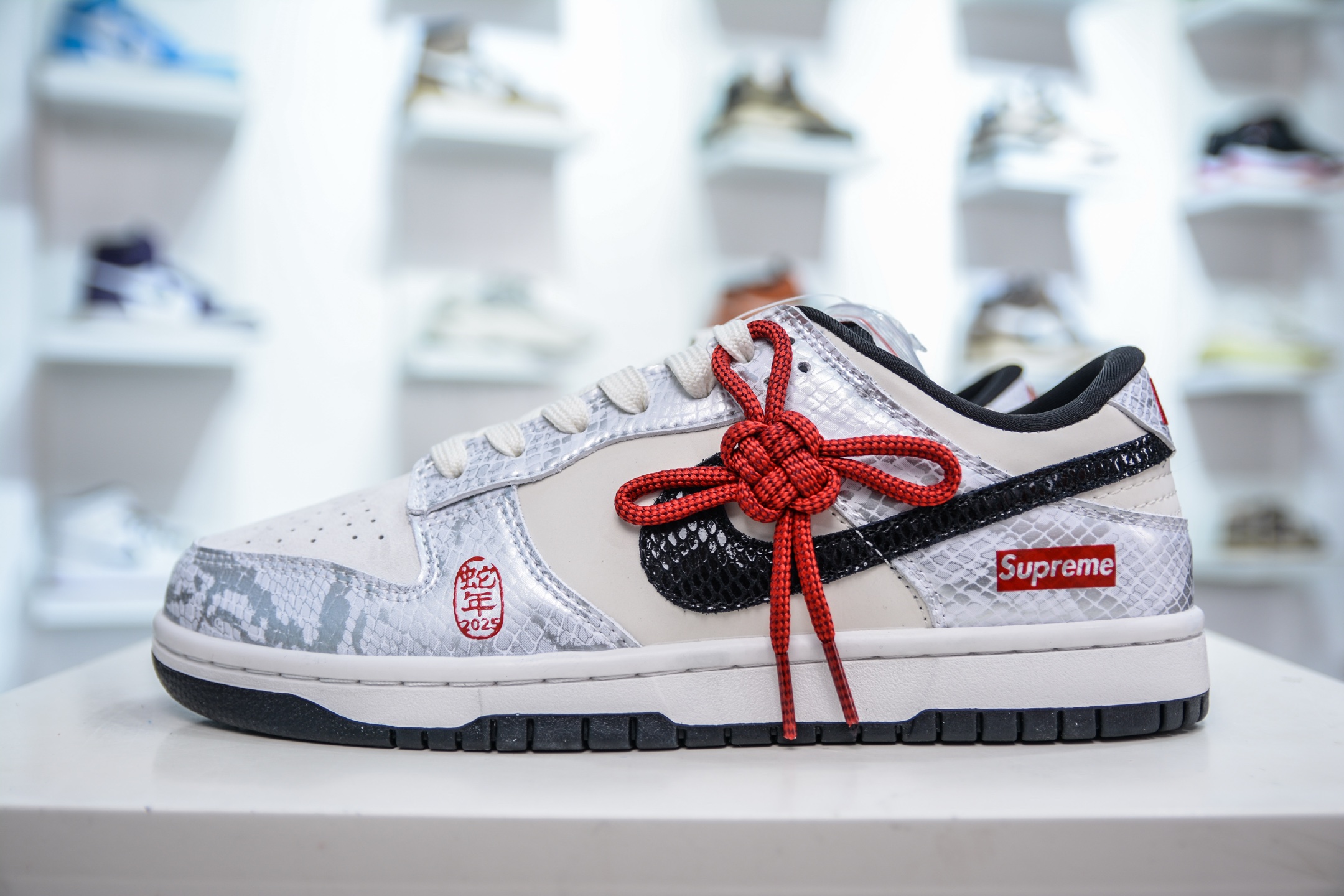 Supreme x Nike Dunk Low 蛇年限定 SUP联名-白蛇  AG3702-852