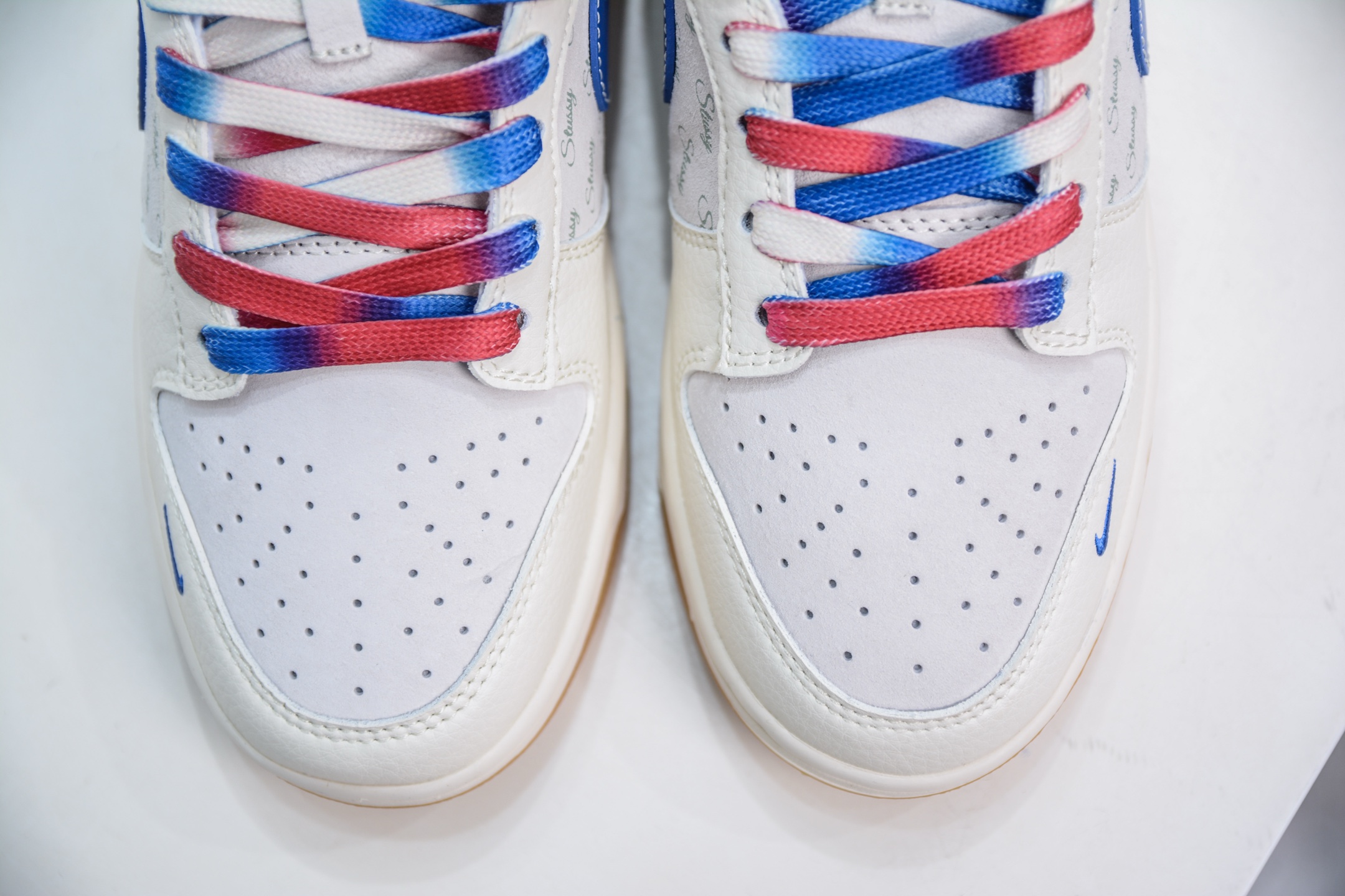 Nike SB Dunk Low x Stussy 斯图西蛇年限定-白灰蓝红   FC1688-207