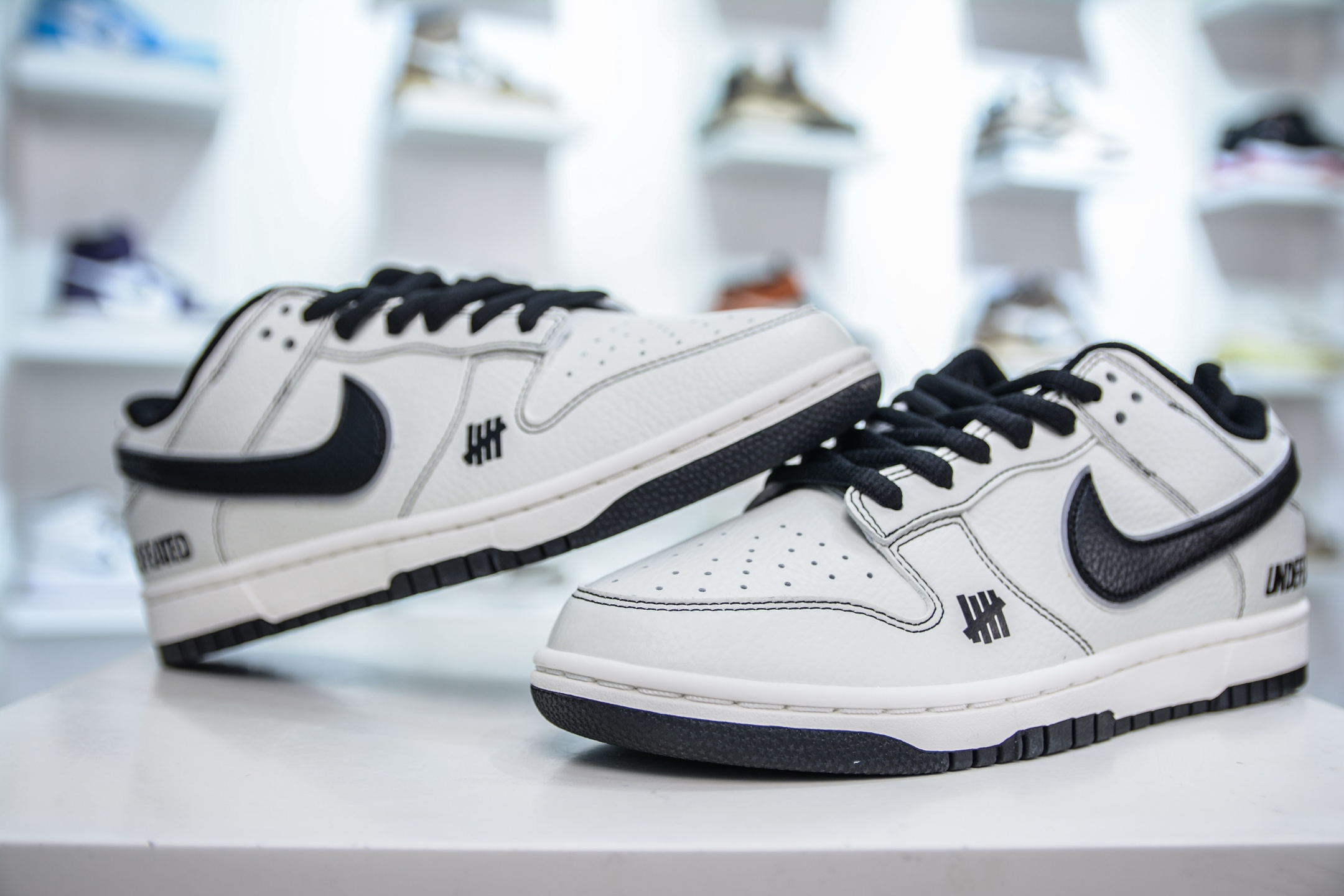 Nike SB Dunk Low x UNDEFEATED UND联名-白黑线条  UN1697-666