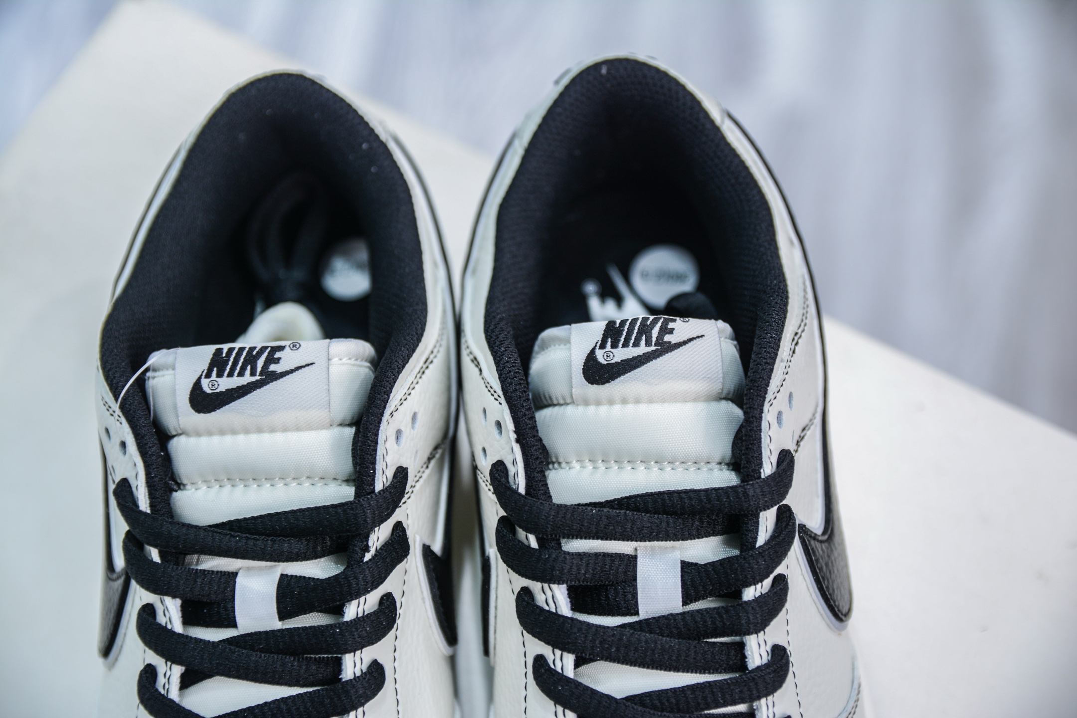 Nike SB Dunk Low x UNDEFEATED UND联名-白黑线条  UN1697-666