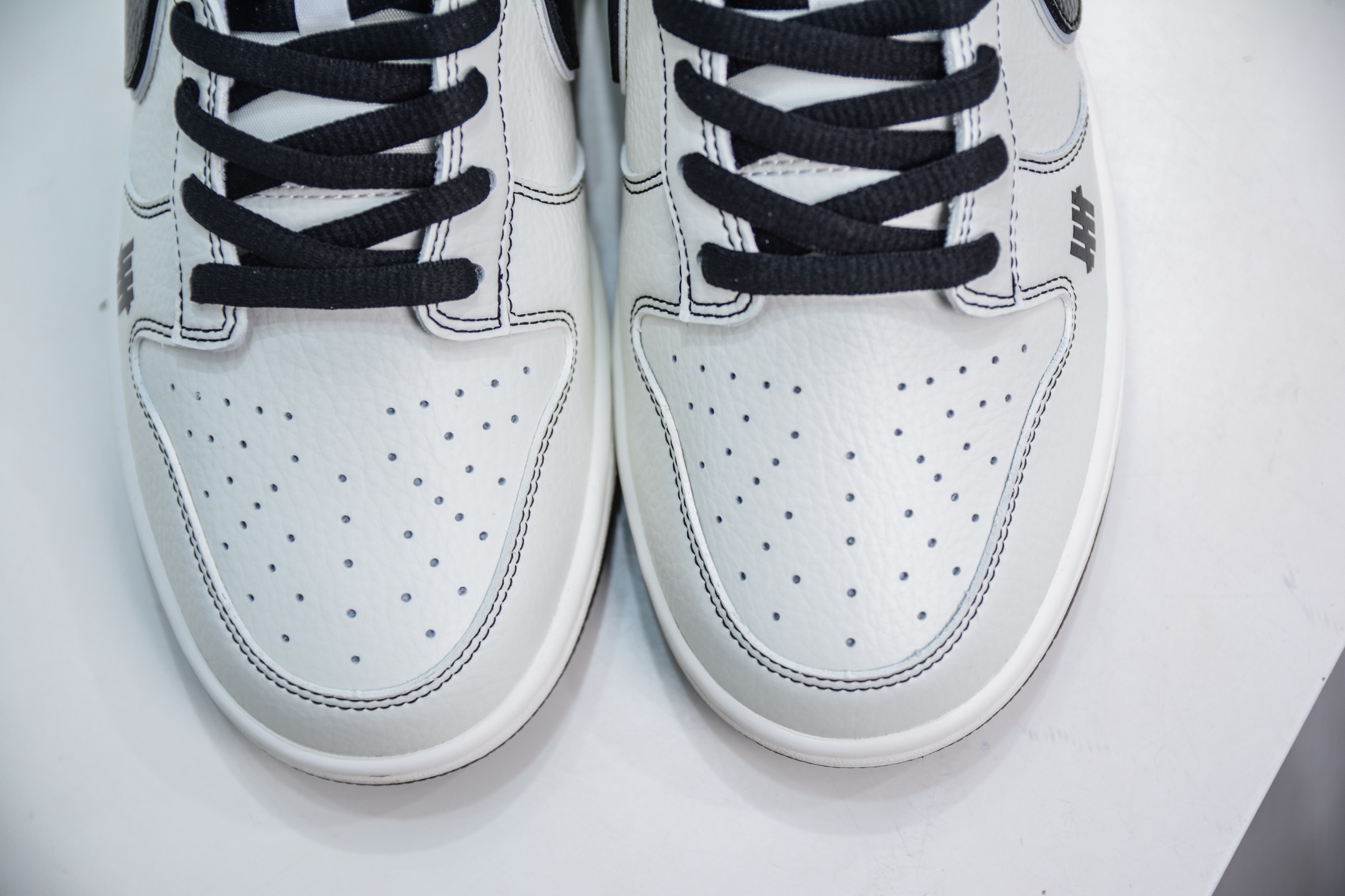 Nike SB Dunk Low x UNDEFEATED UND联名-白黑线条  UN1697-666