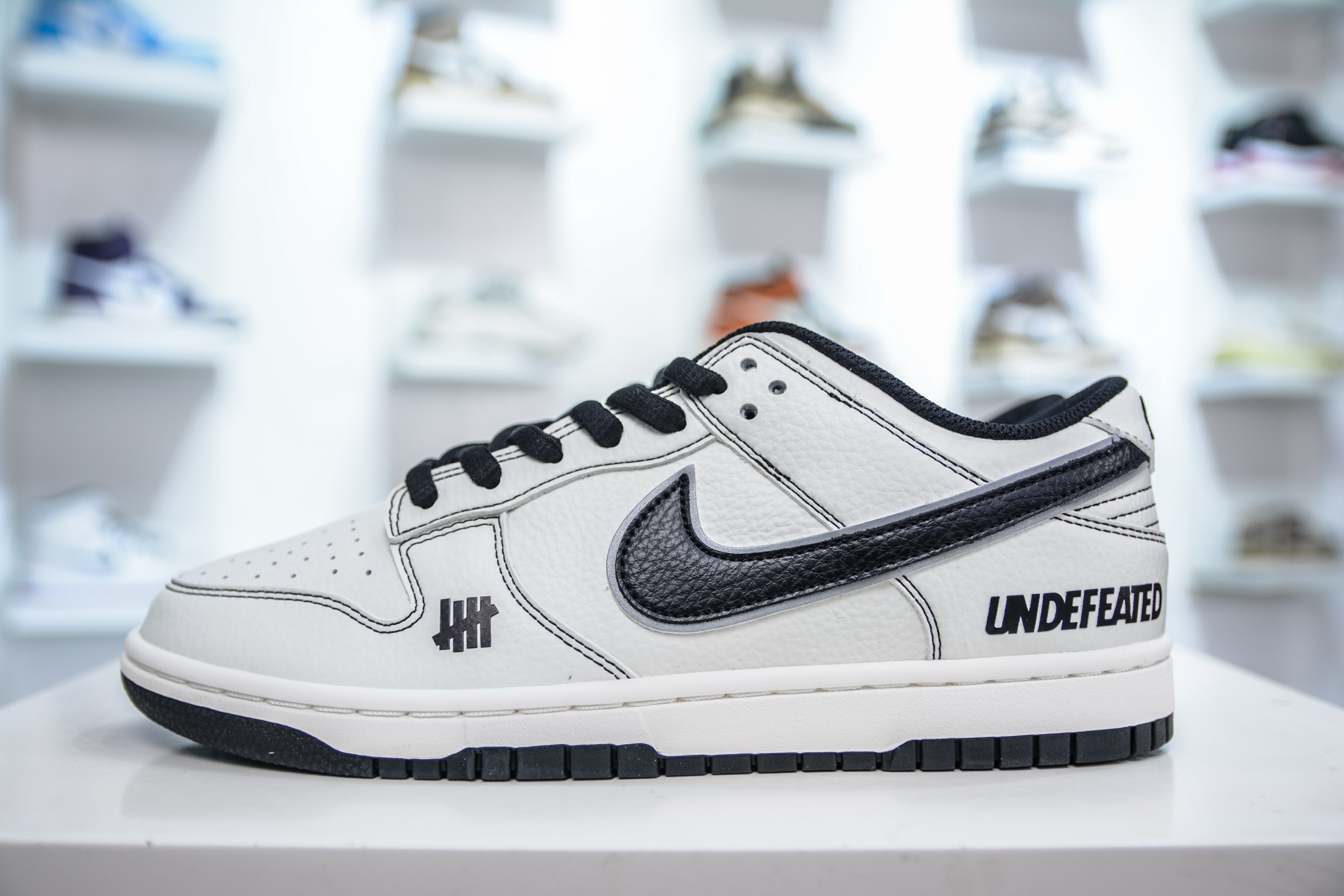 Nike SB Dunk Low x UNDEFEATED UND联名-白黑线条  UN1697-666
