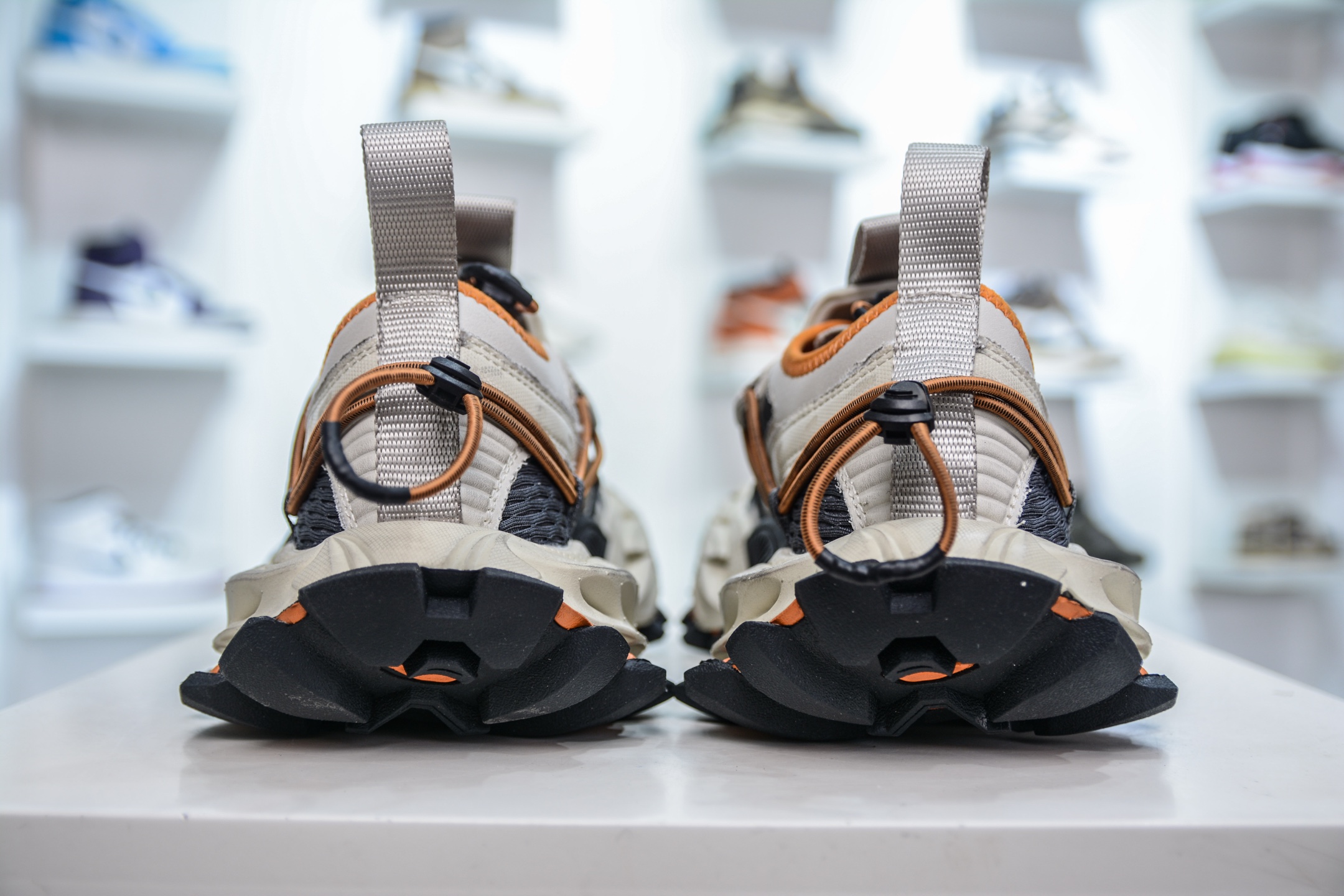 XA版本 BALENCIAGA Hike Trail Sneaker 巴黎世家徒步旅行15代系列低帮复古阔型厚底户外姥爹风潮流百搭休闲运动越野慢跑鞋 804921 WHIKE 2070