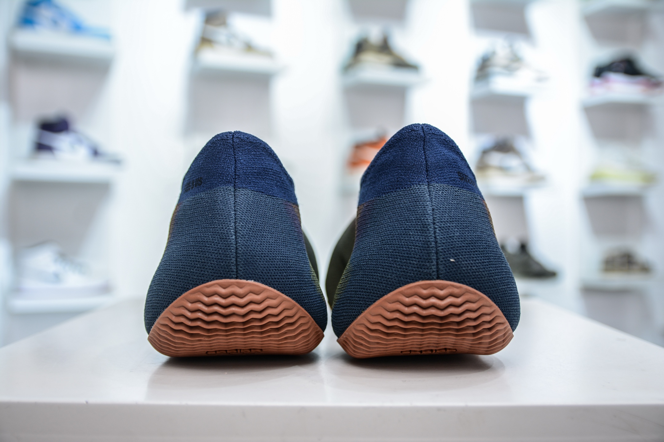 XA版本 Yeezy Knit Runer”Sulfur”功夫跑步者系列低帮袜套式轻便针织透气休闲运动慢跑鞋 HP3370