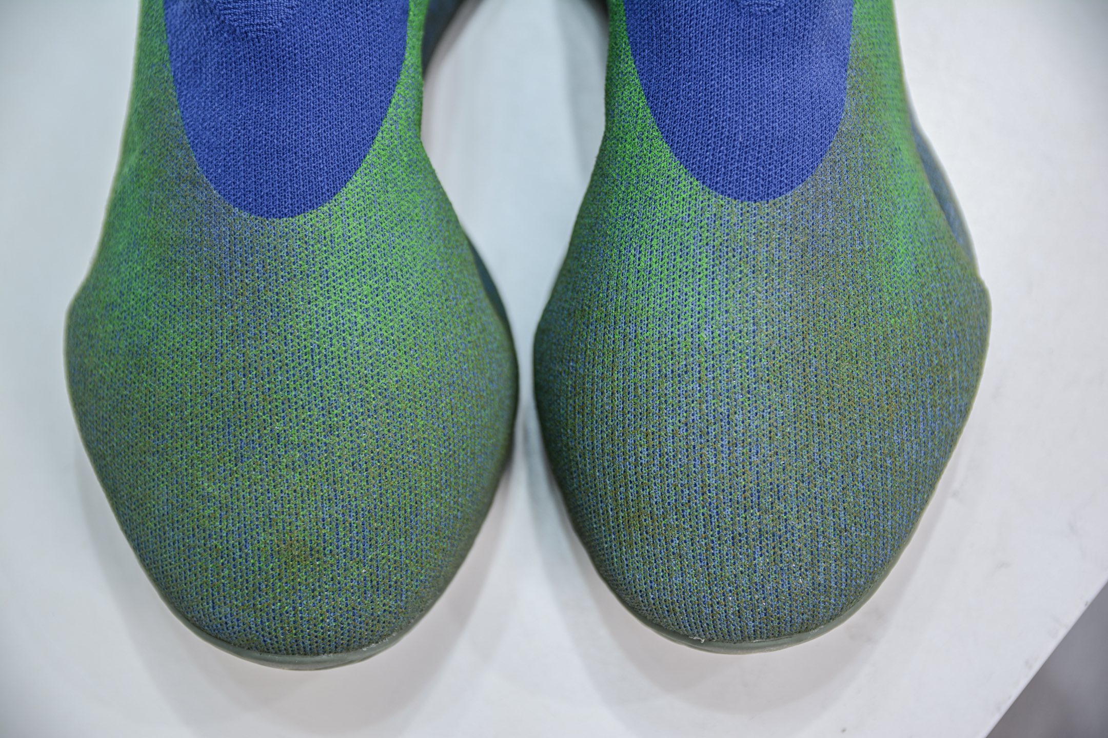 XA版本 Yeezy Knit Runer”Sulfur”功夫跑步者系列低帮袜套式轻便针织透气休闲运动慢跑鞋  FZ5907
