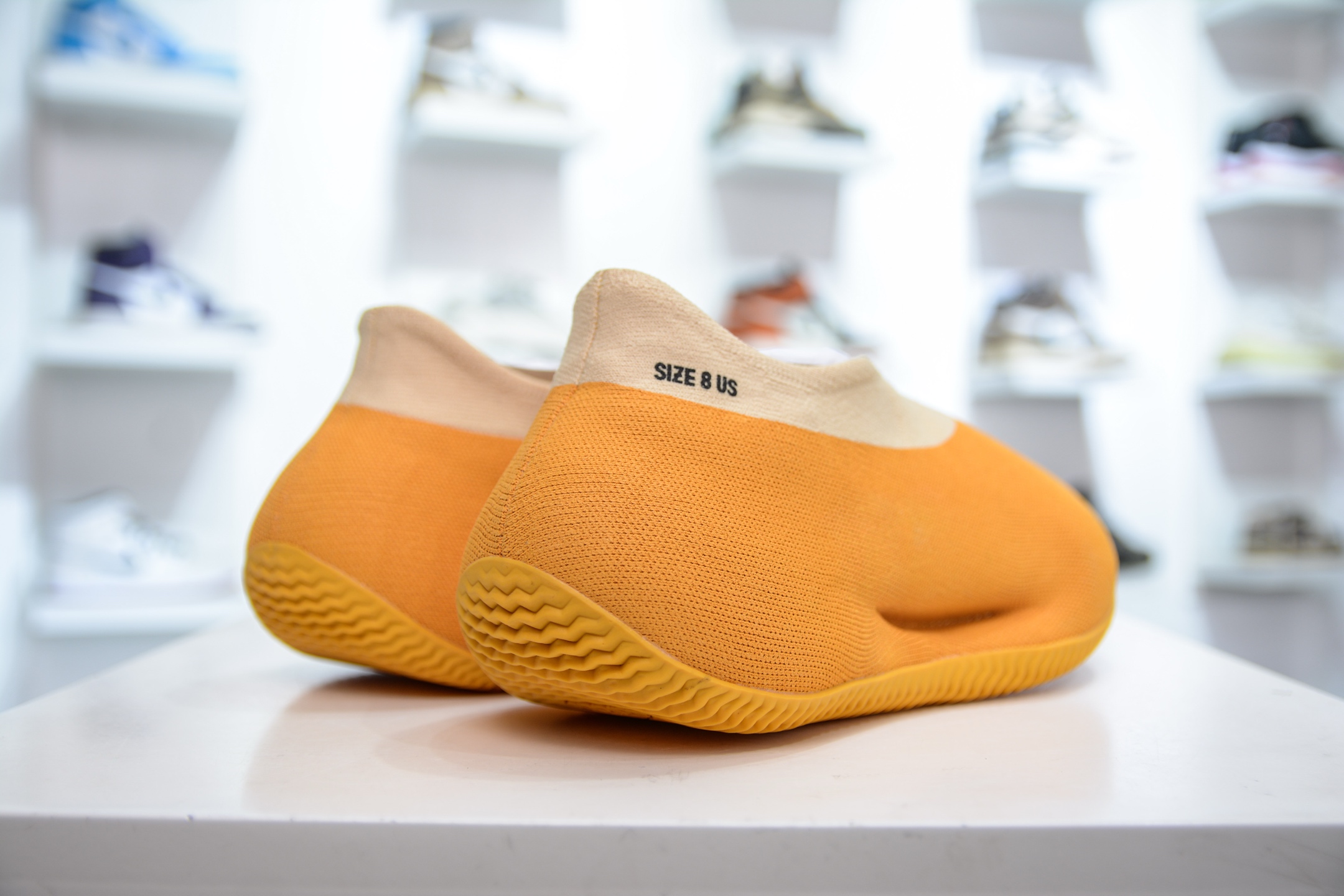 XA版本 Yeezy Knit Runer”Sulfur”功夫跑步者系列低帮袜套式轻便针织透气休闲运动慢跑鞋  GW5353