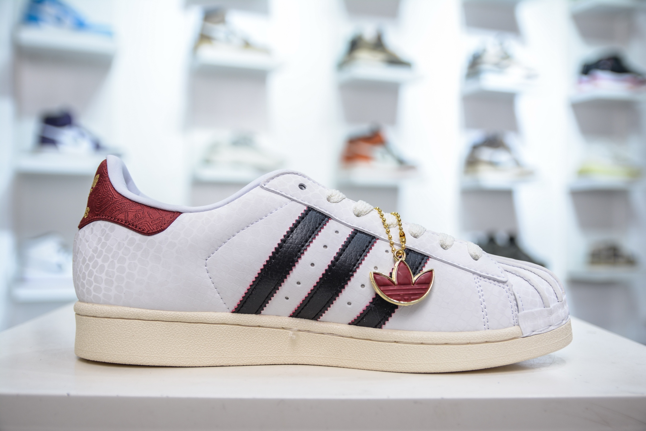 AD Originals Superstar 经典复古贝壳头板鞋 JR8036