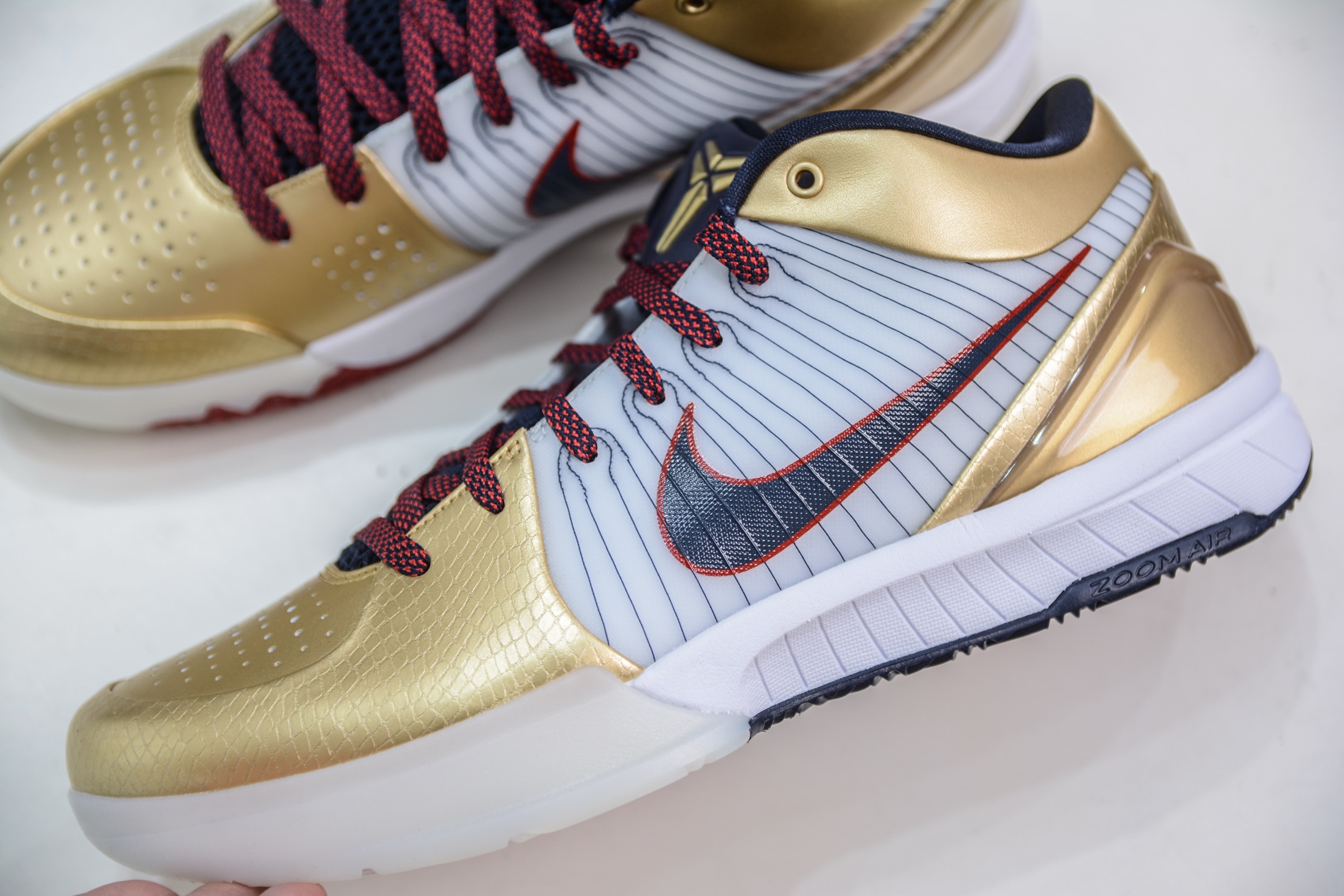 GX纯原 NK Zoom Kobe 4 科比四代 奥运会白黑金 完美复刻公司货 Phylon泡棉中底  FQ3544-100