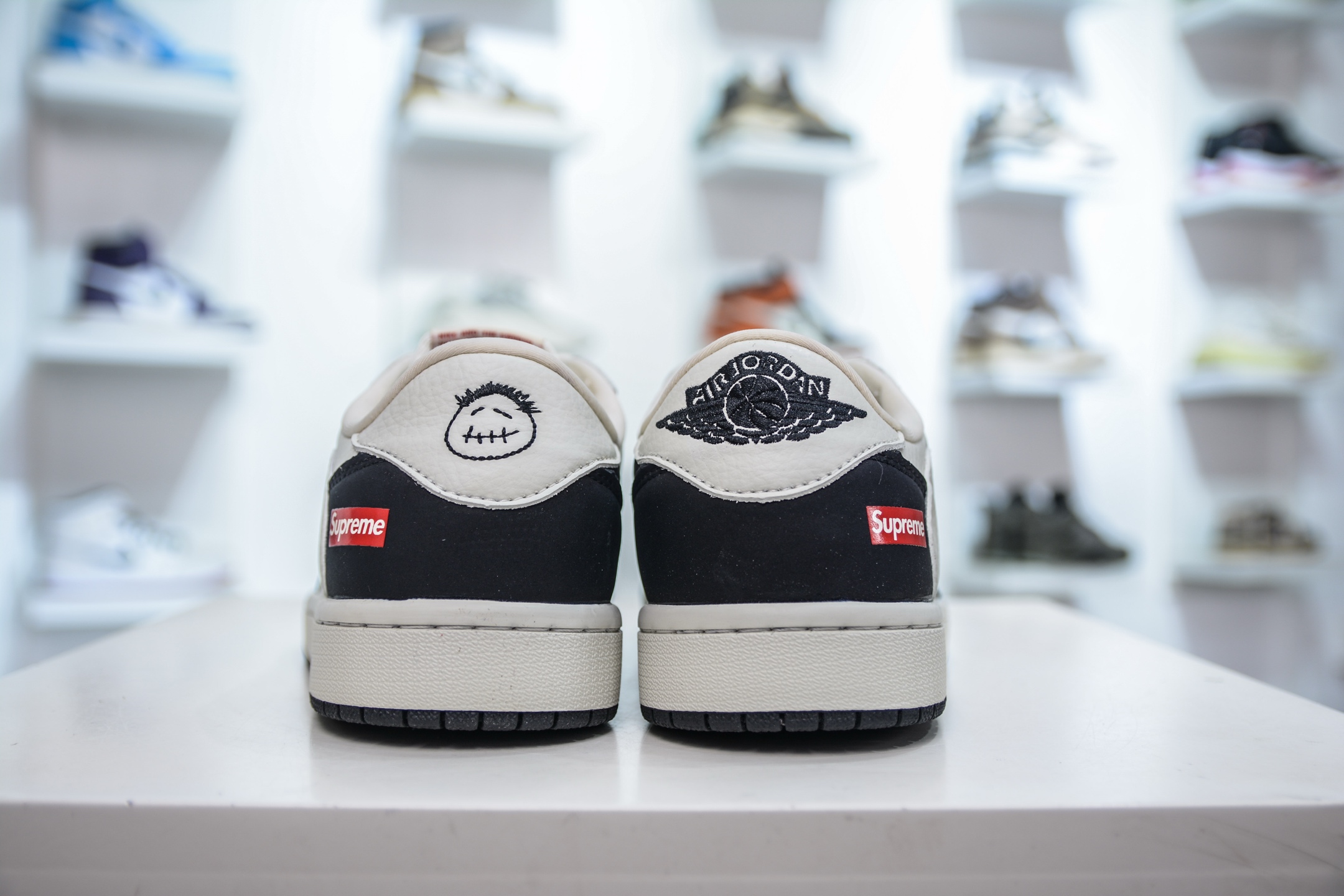 TS x Air Jordan AJ1 Low X Supreme AJ1 低帮 SUP联名-白黑  JH6088-606