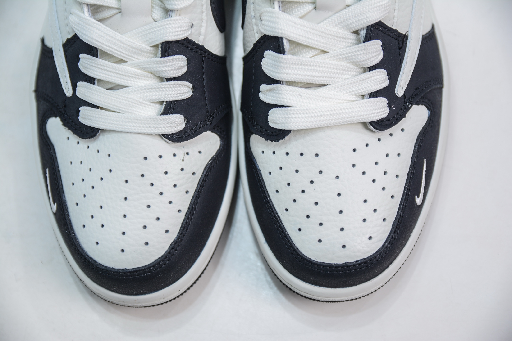 TS x Air Jordan AJ1 Low X Supreme AJ1 低帮 SUP联名-白黑  JH6088-606